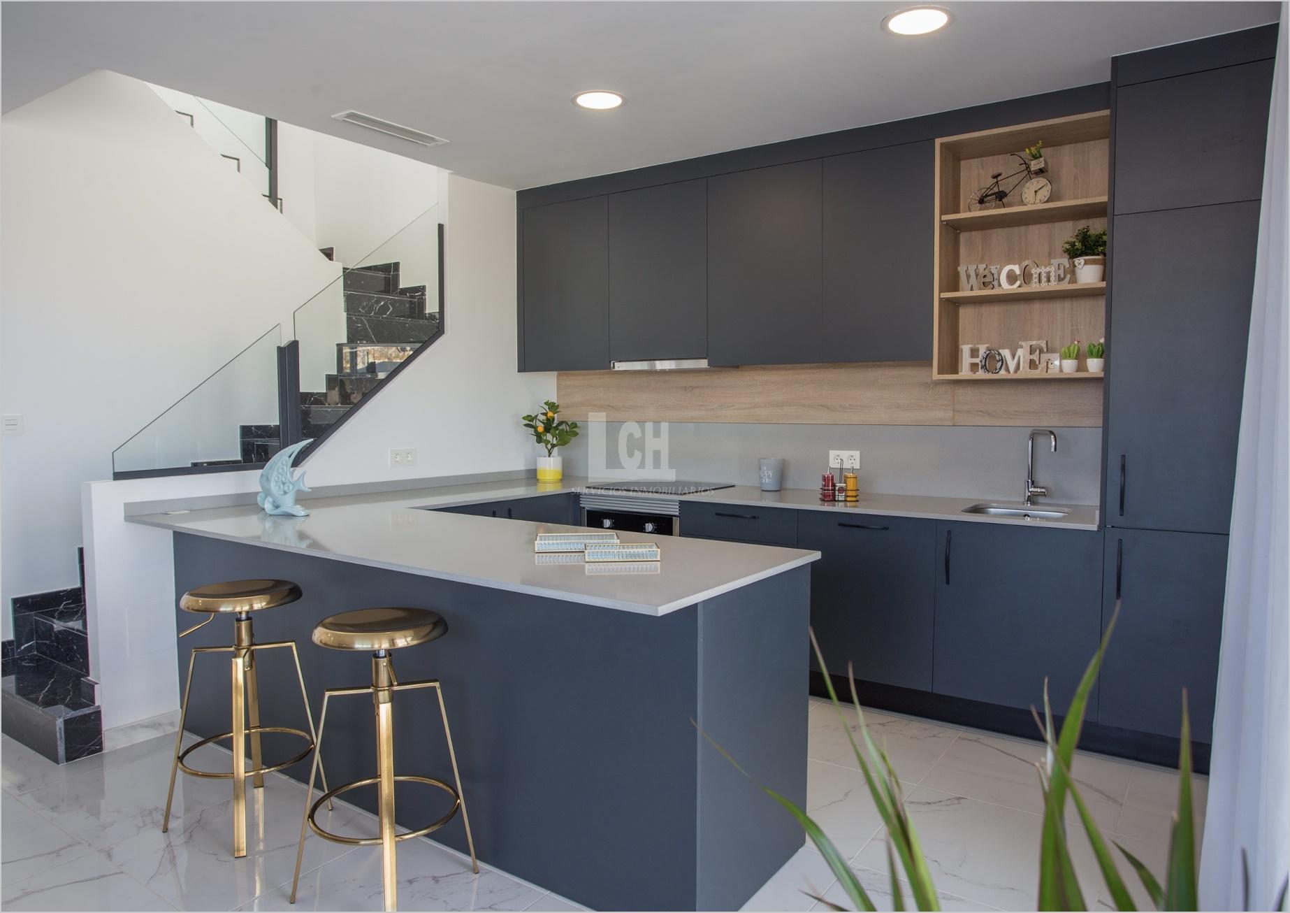 Venta de villa en Los montesinos