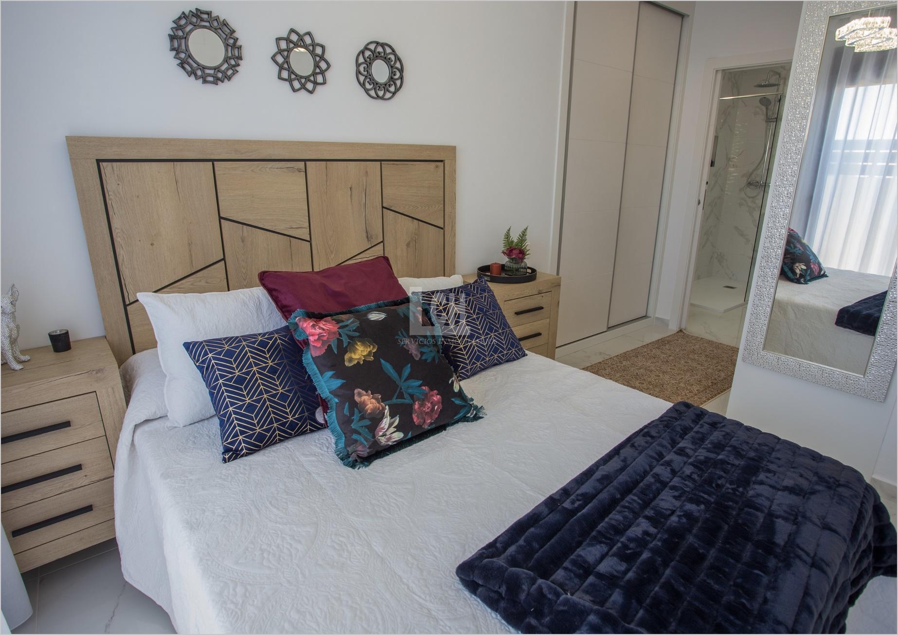 Venta de villa en Los montesinos