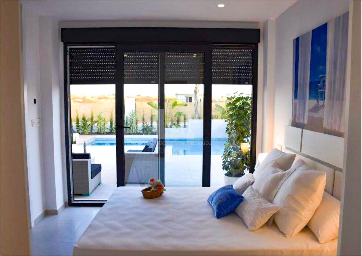 Venta de villa en Benijófar