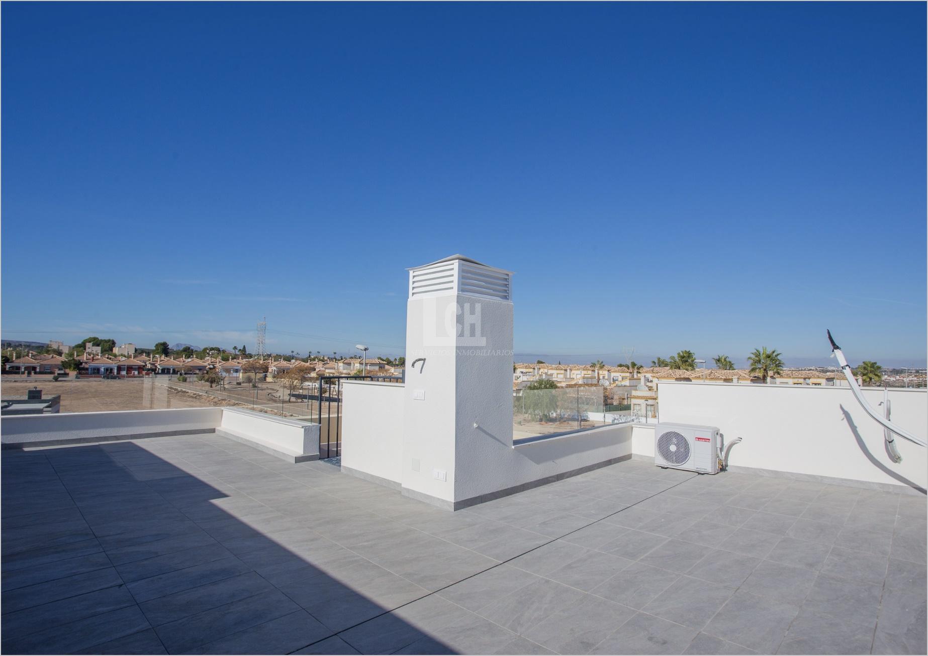 Venta de villa en Los montesinos