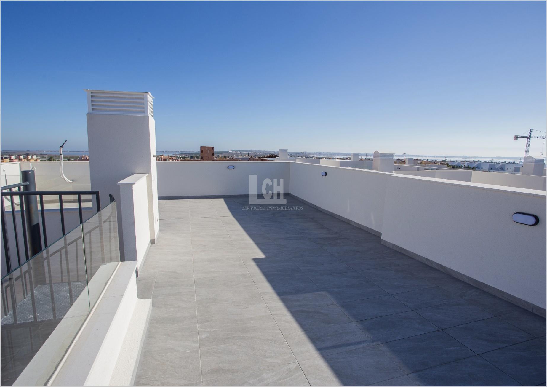 Venta de villa en Los montesinos