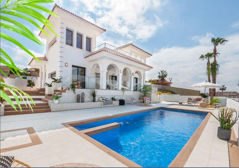 For sale of villa in Ciudad quesada