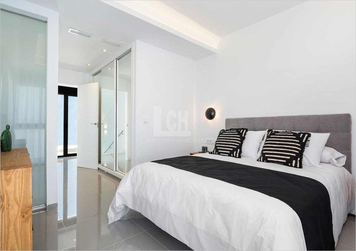 For sale of villa in Los alcázares