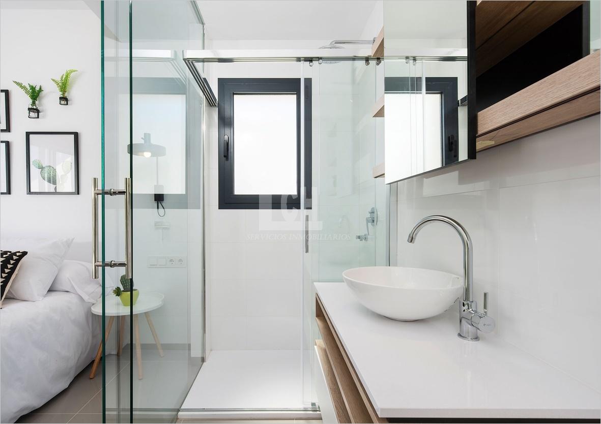 For sale of villa in Los alcázares