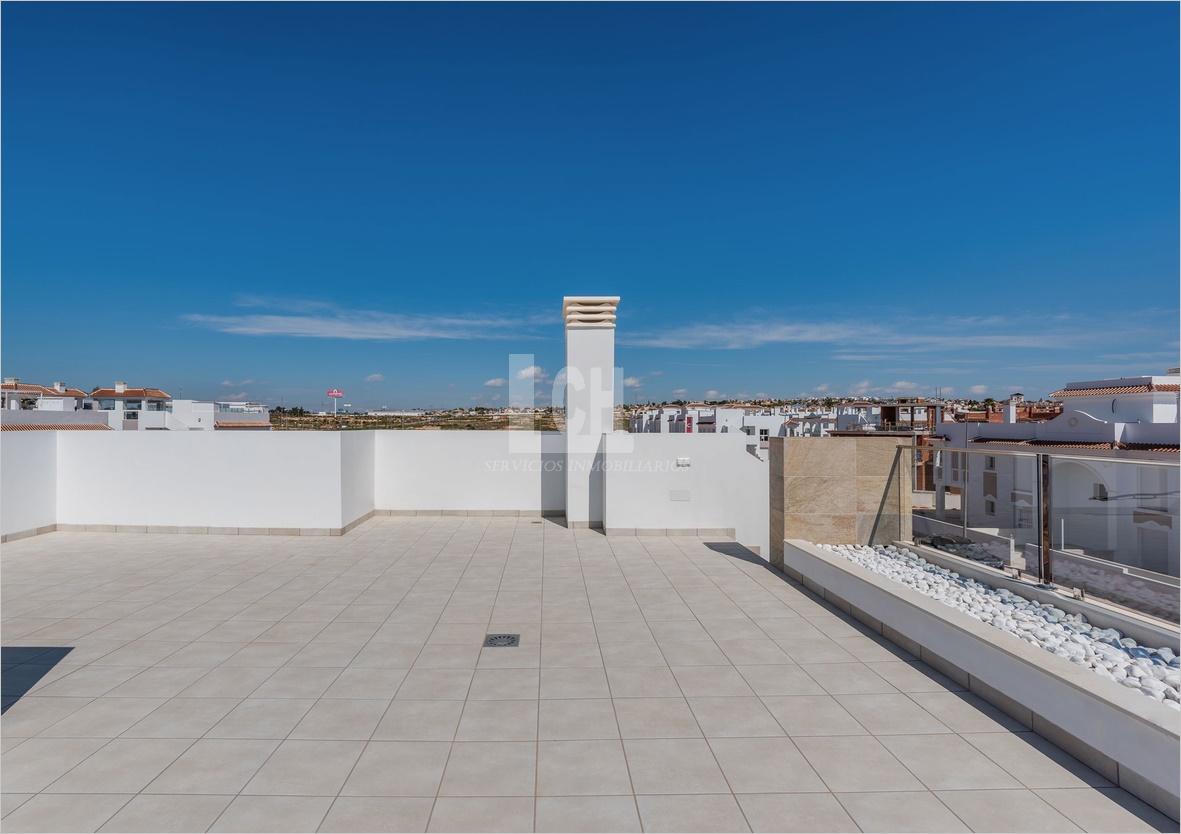 For sale of villa in Los alcázares