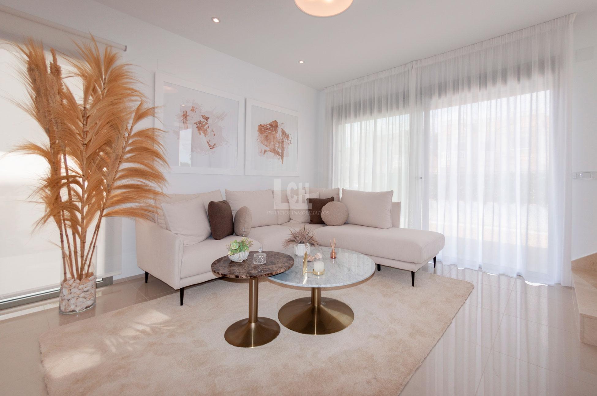 Venta de villa en Los alcázares