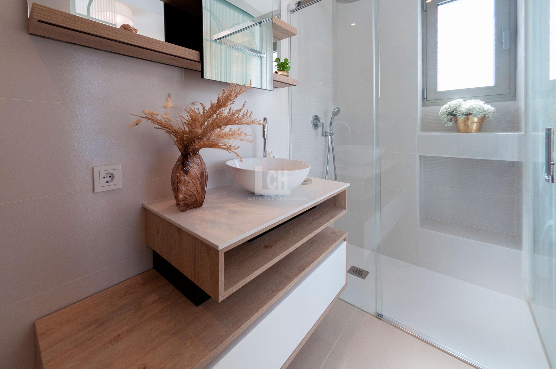 Venta de villa en Los alcázares