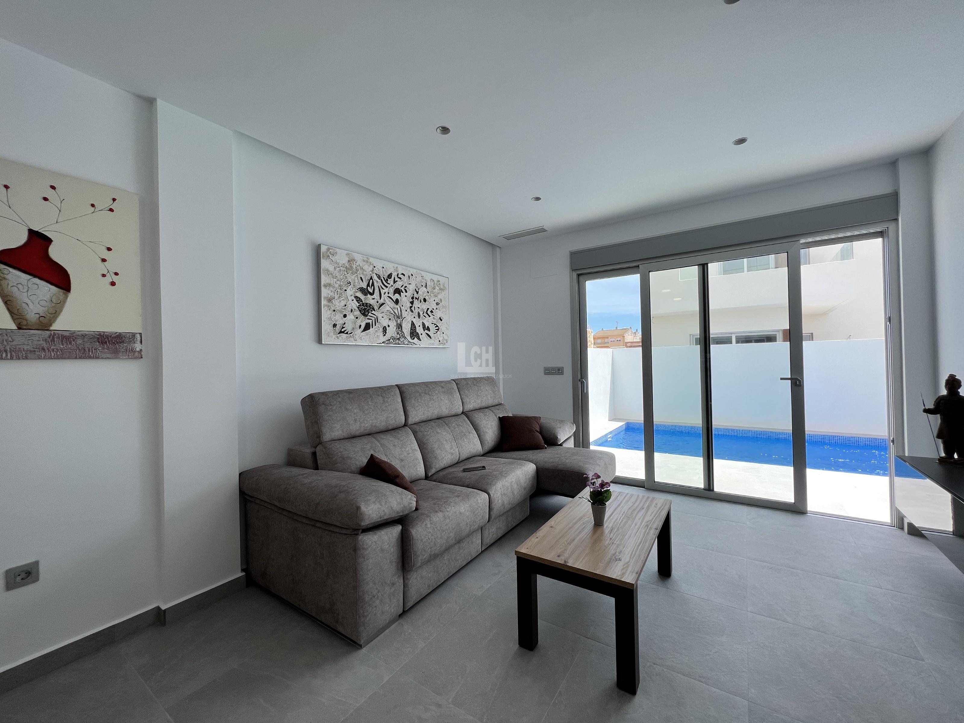 For sale of villa in San fulgencio