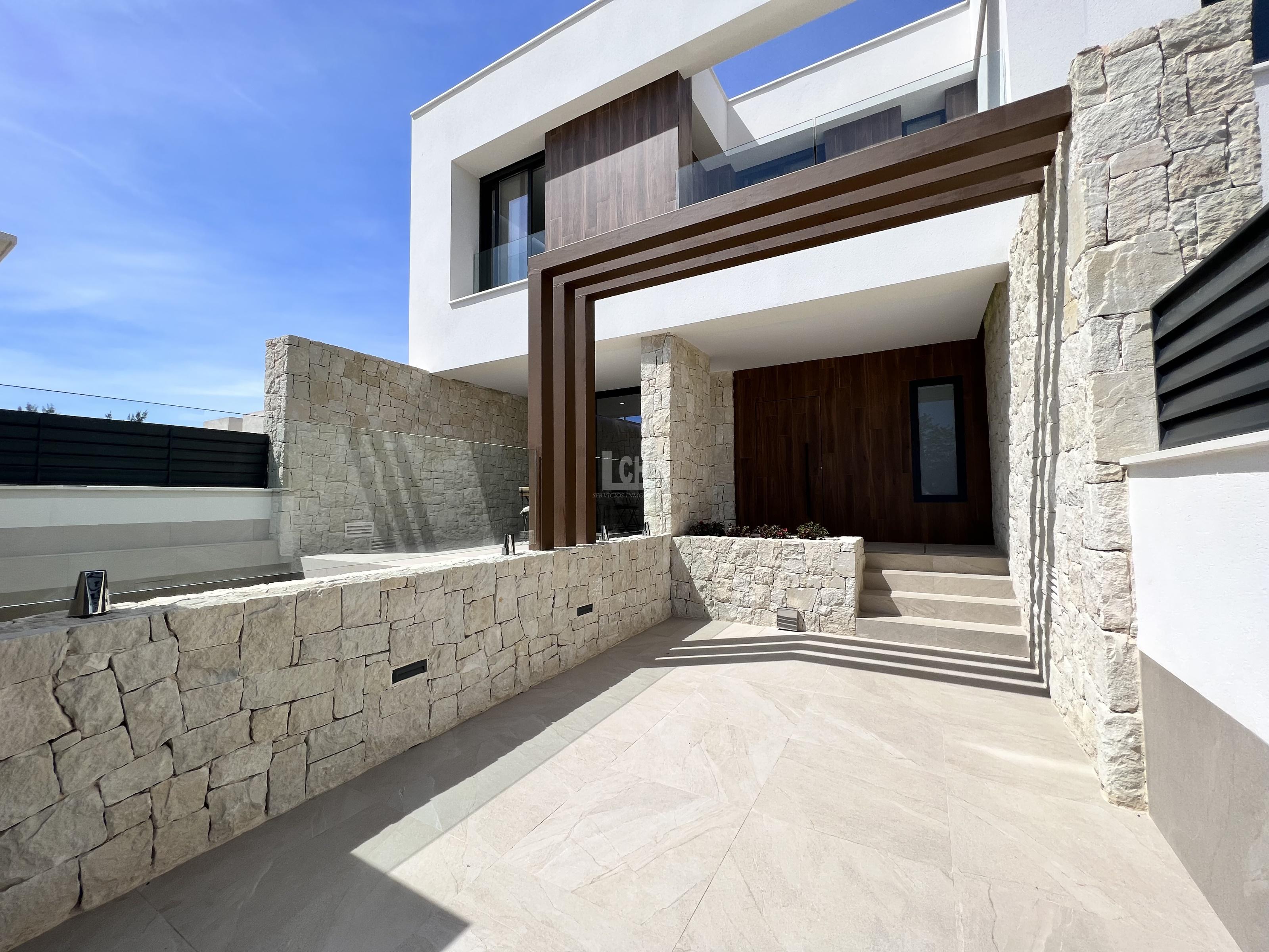 Venta de villa en Dolores