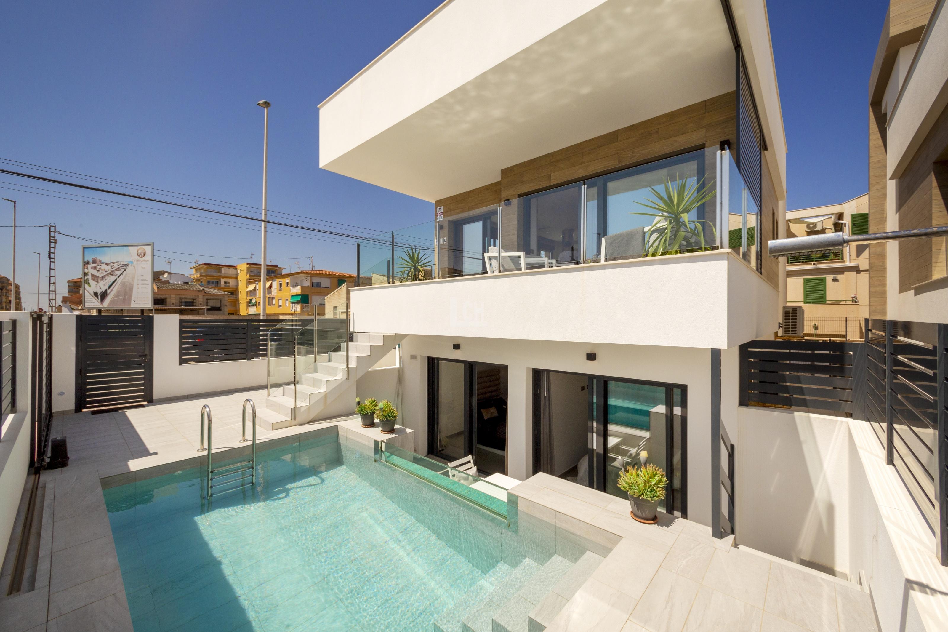 Venta de villa en Playa la mata