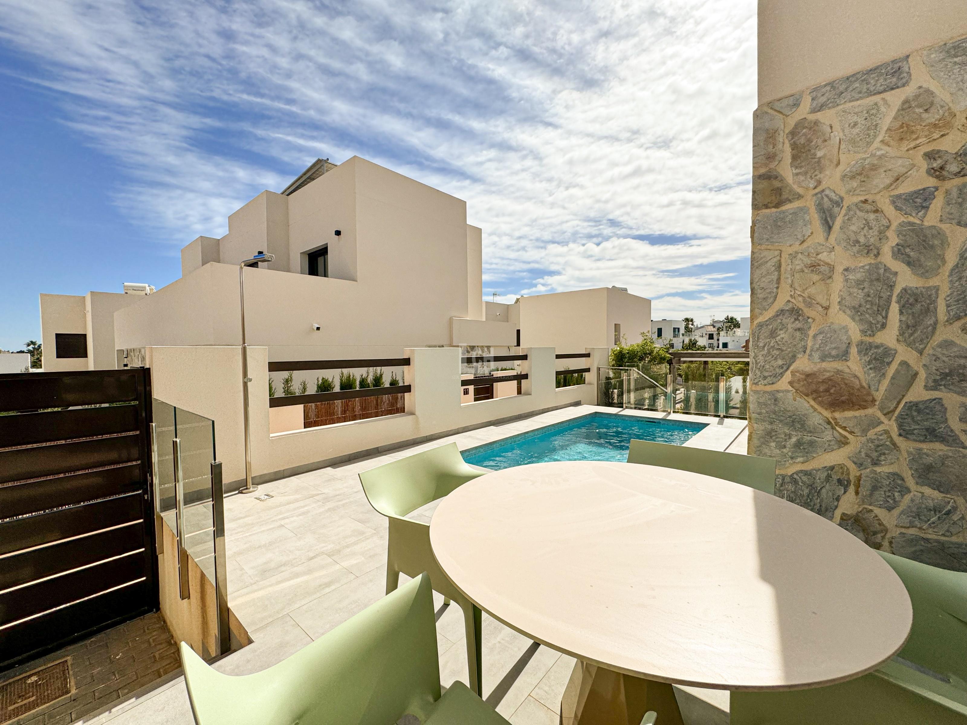 Venta de villa en Orihuela