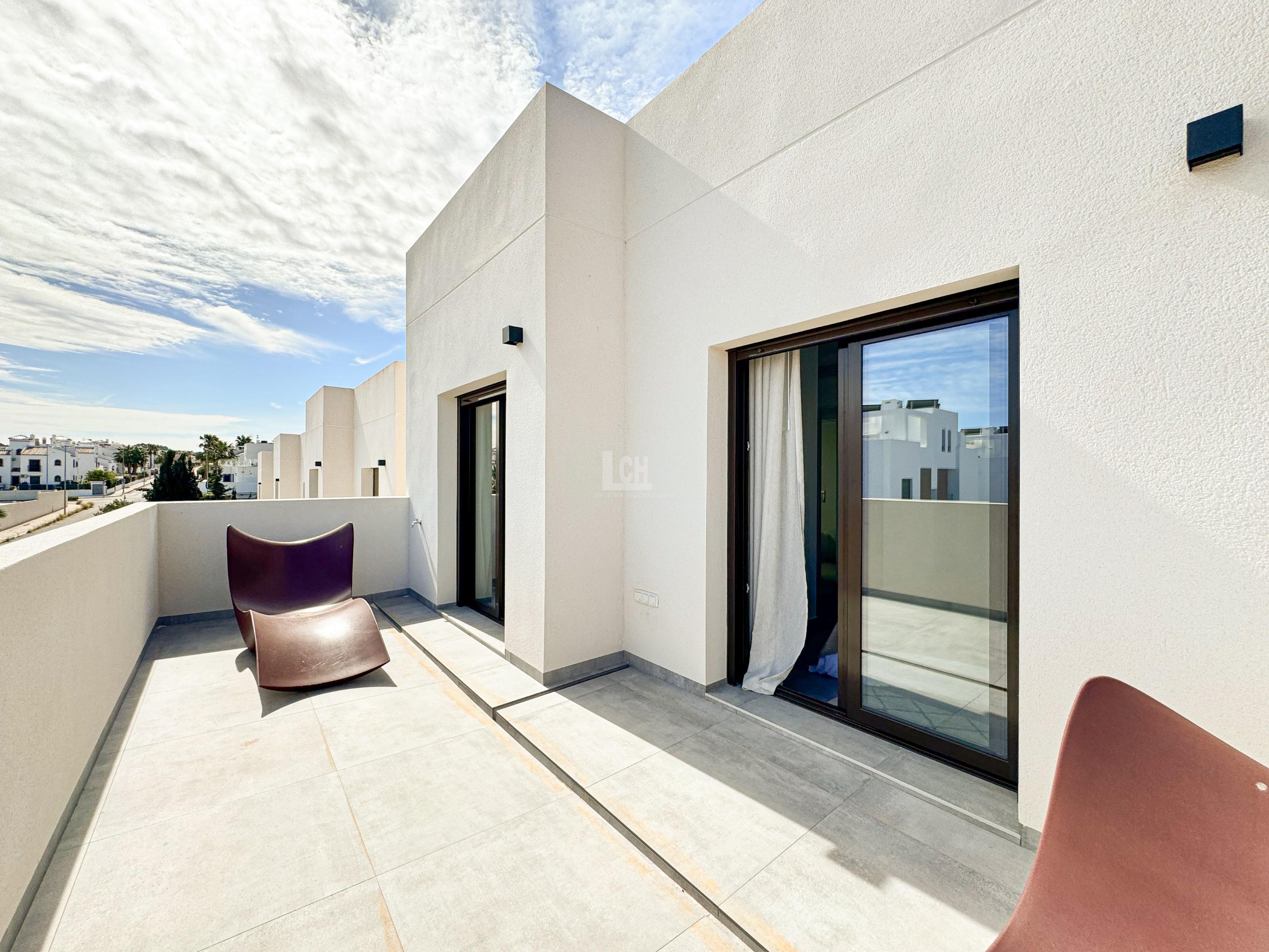 Venta de villa en Orihuela