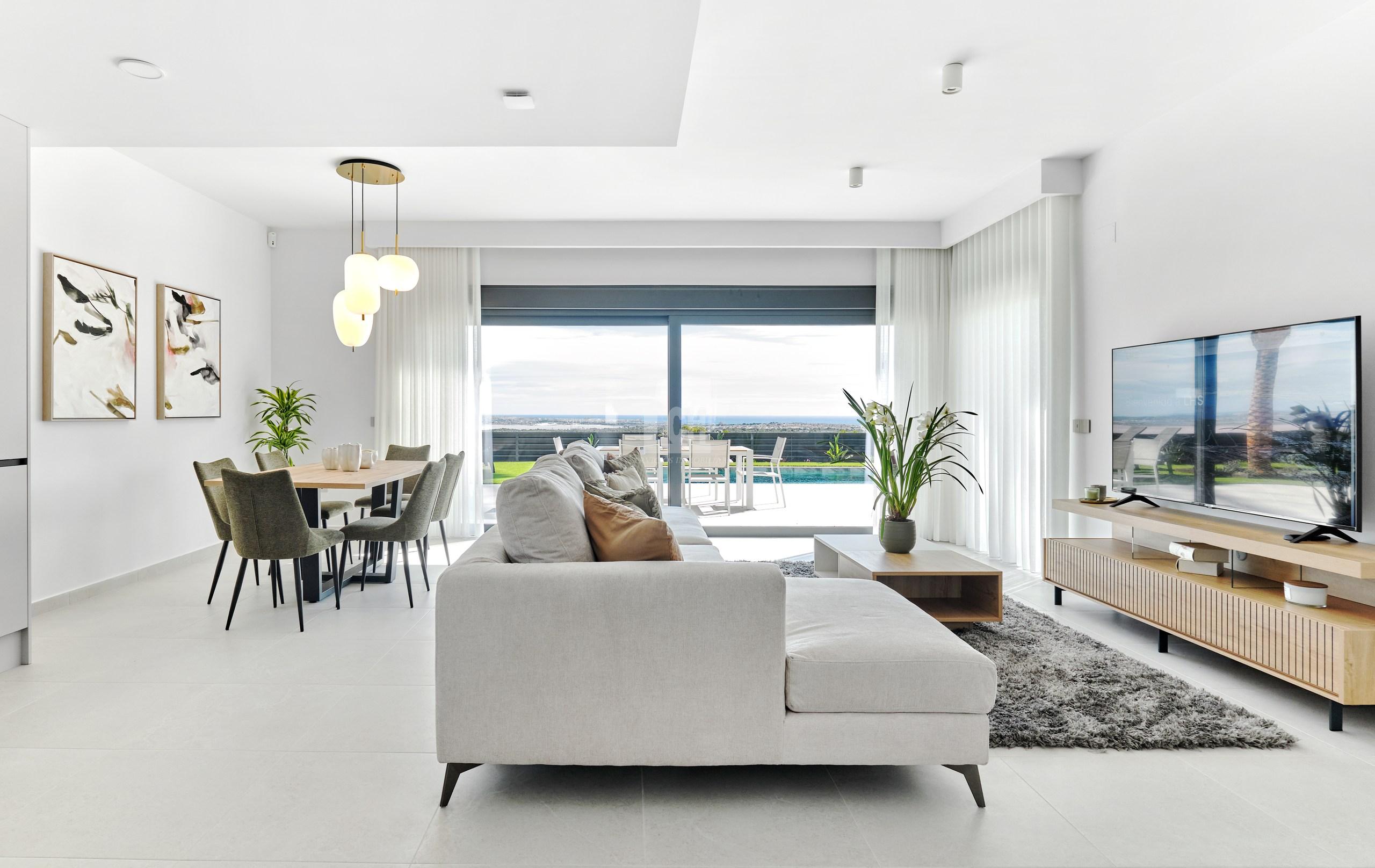 For sale of villa in San miguel de salinas