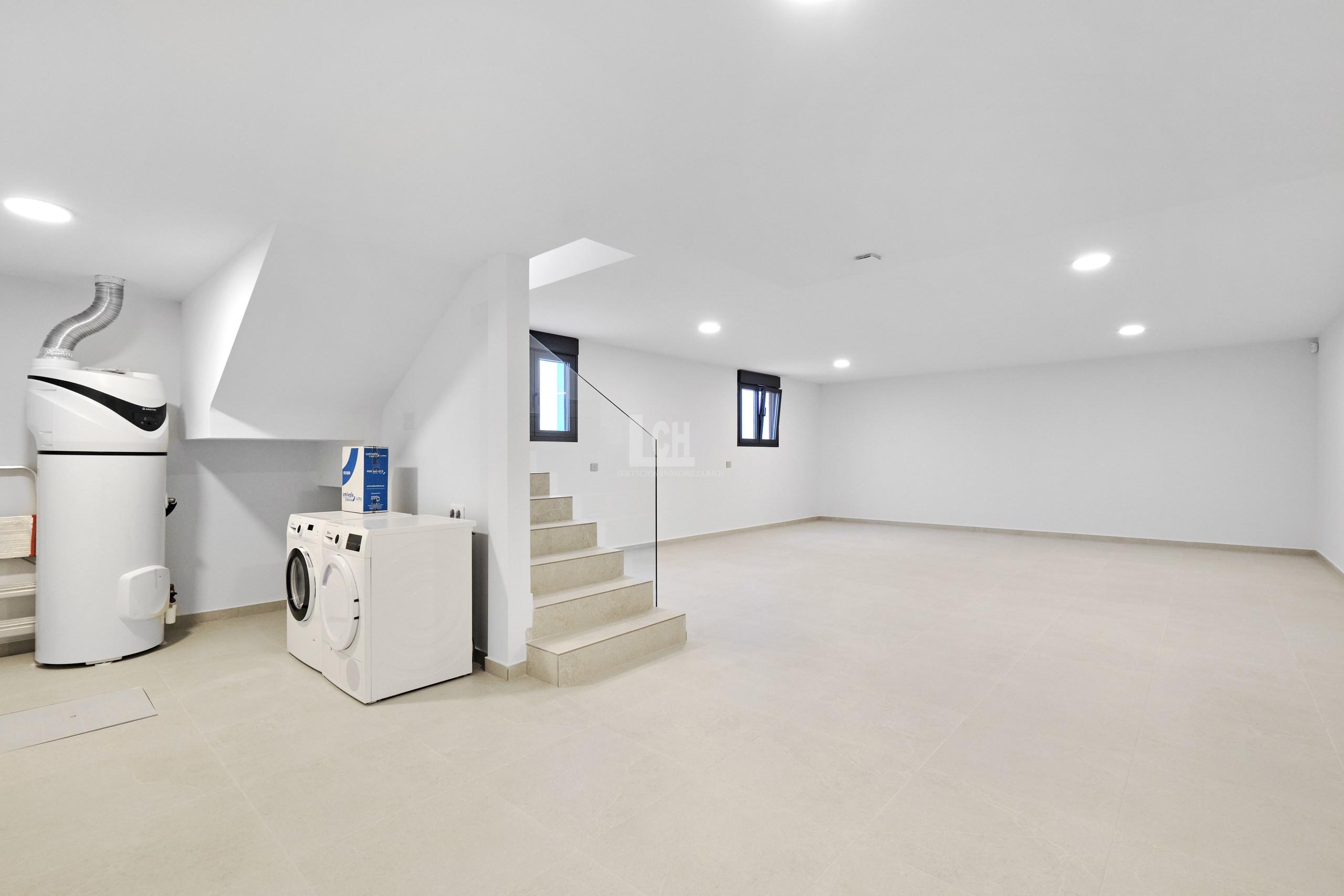 For sale of villa in San miguel de salinas