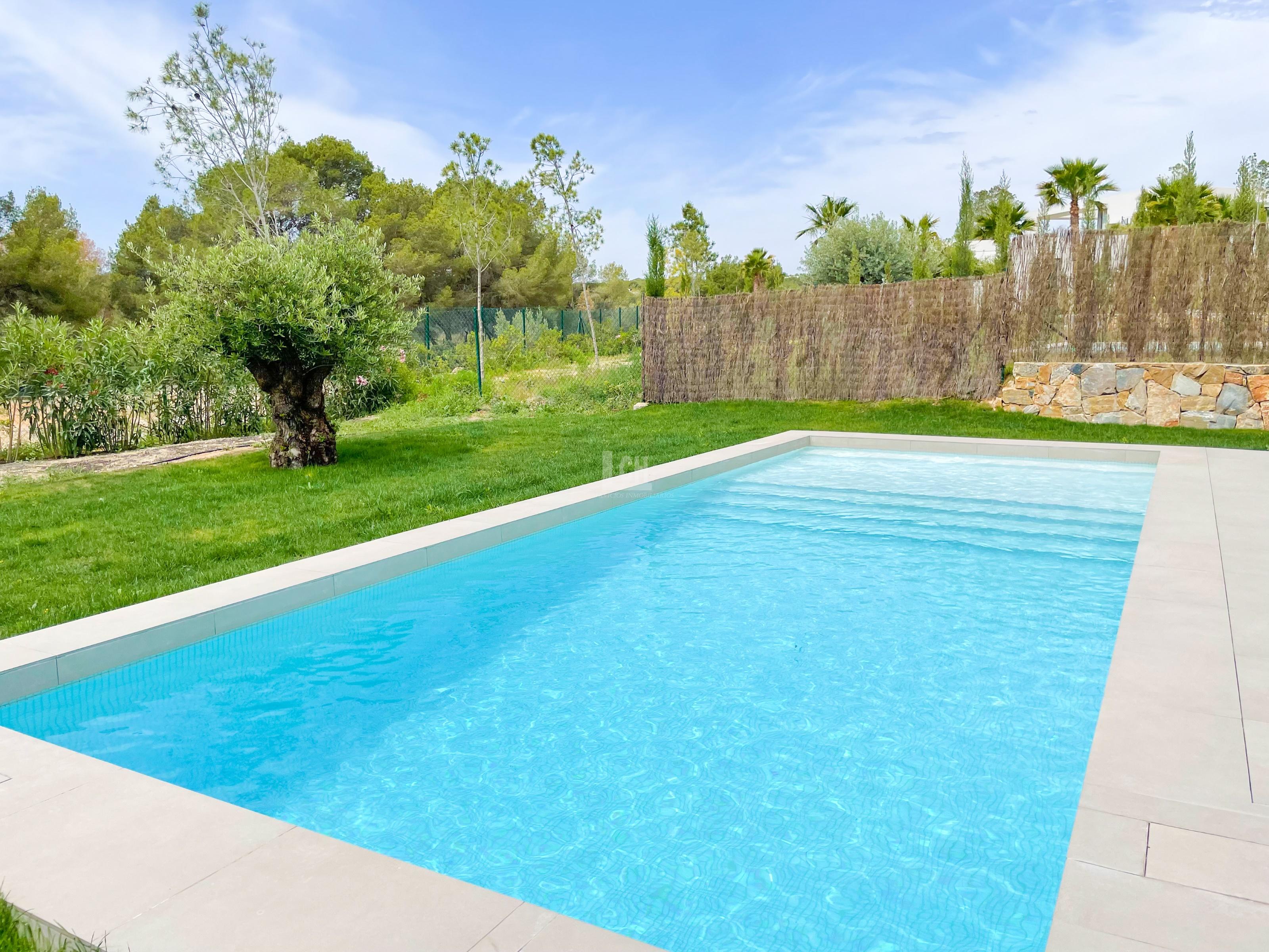 Venta de villa en Orihuela