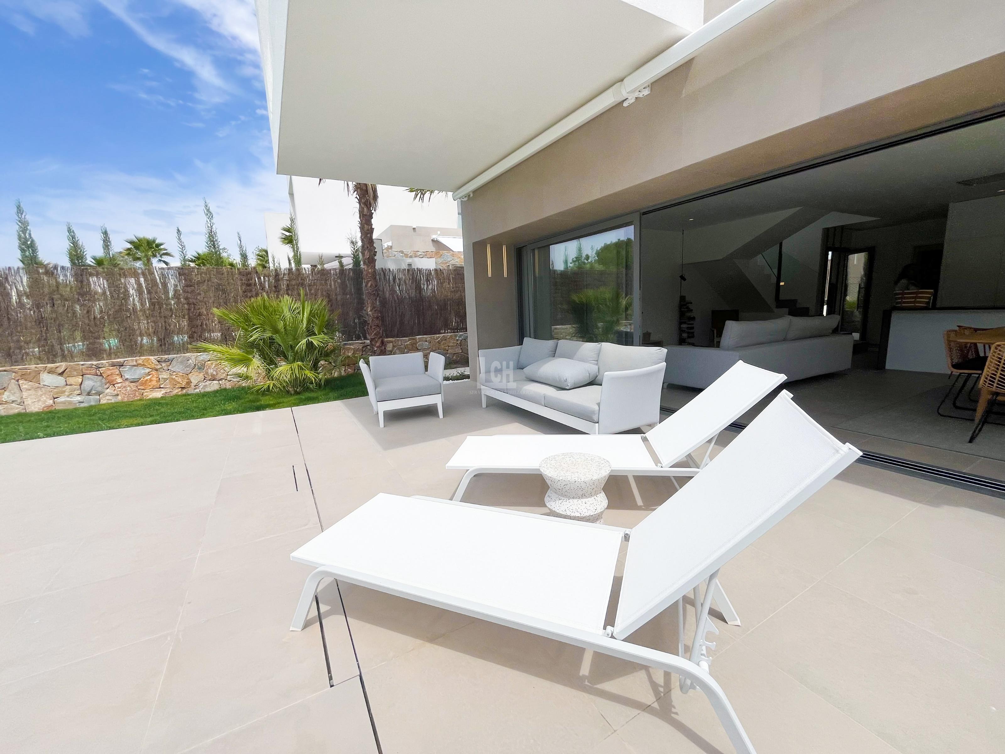 Venta de villa en Orihuela
