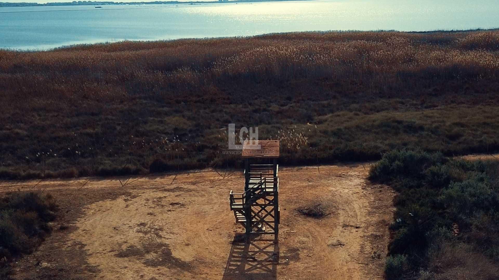 Venta de villa en Los montesinos
