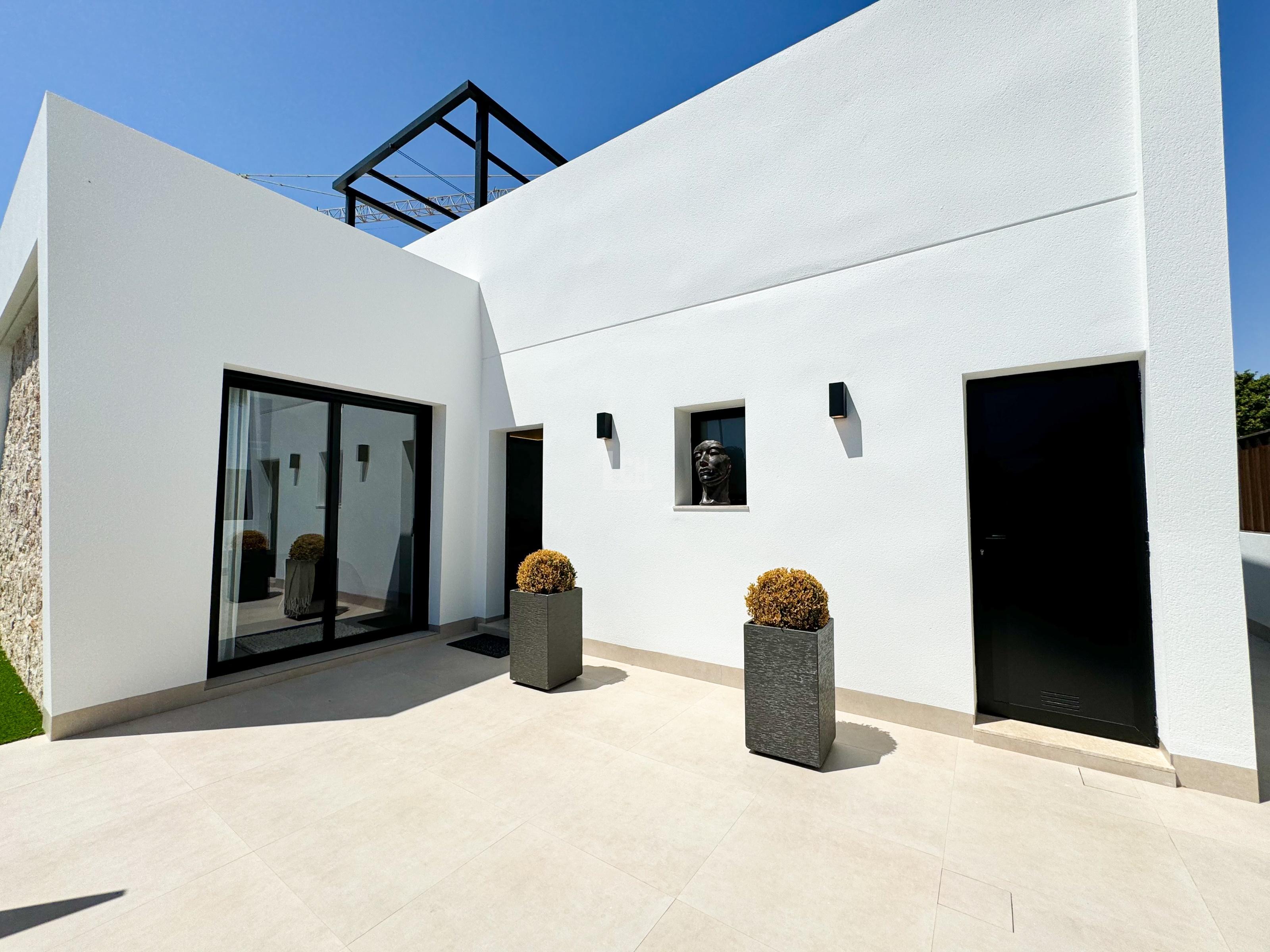 For sale of villa in Roldán