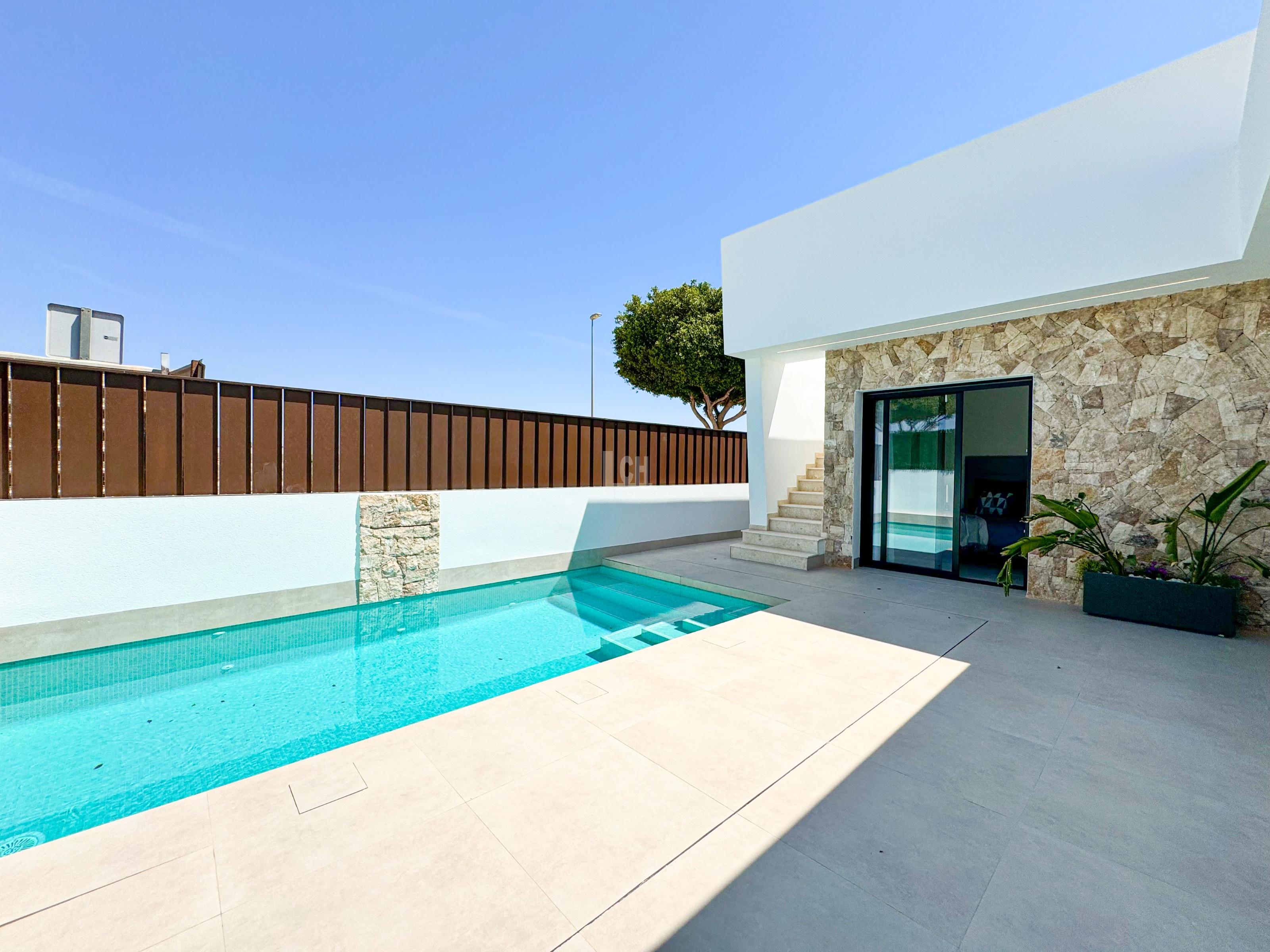 For sale of villa in Roldán