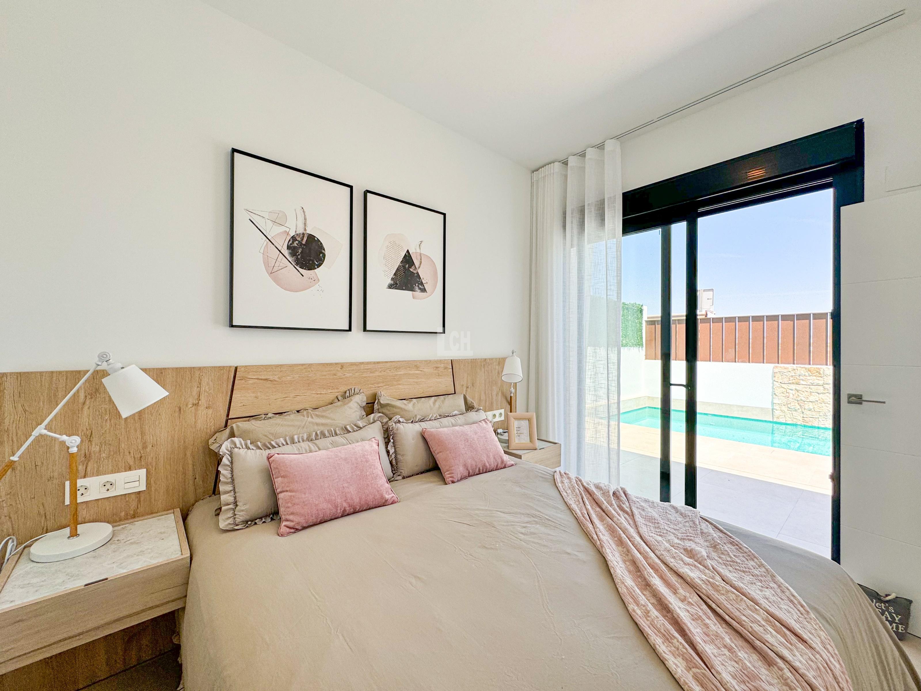 For sale of villa in Roldán