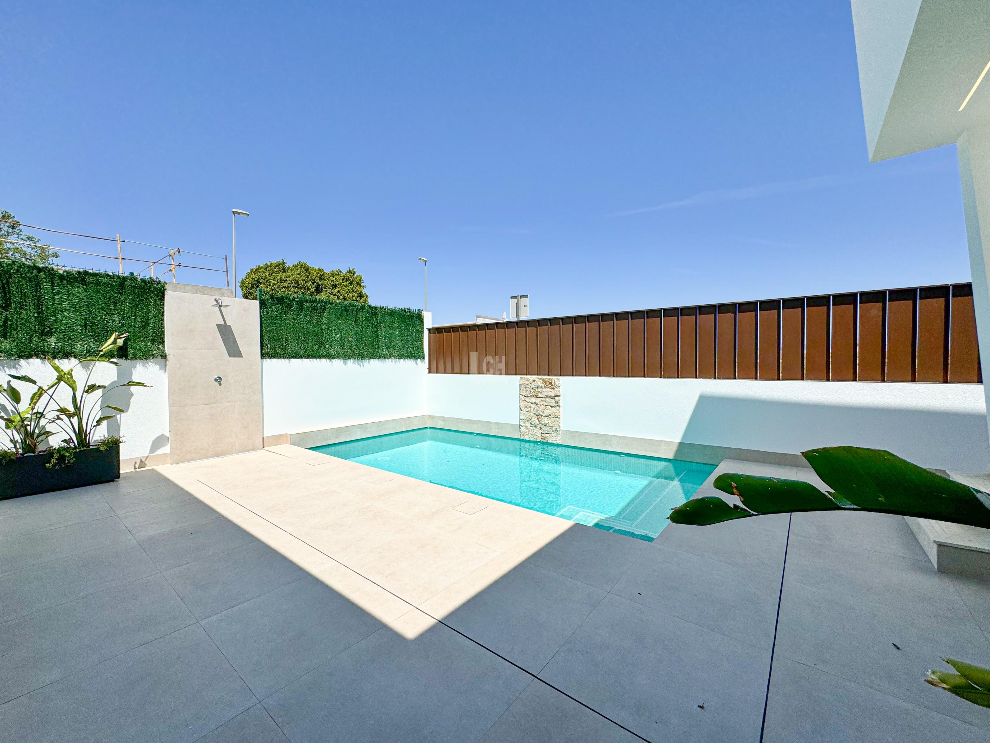 For sale of villa in Roldán