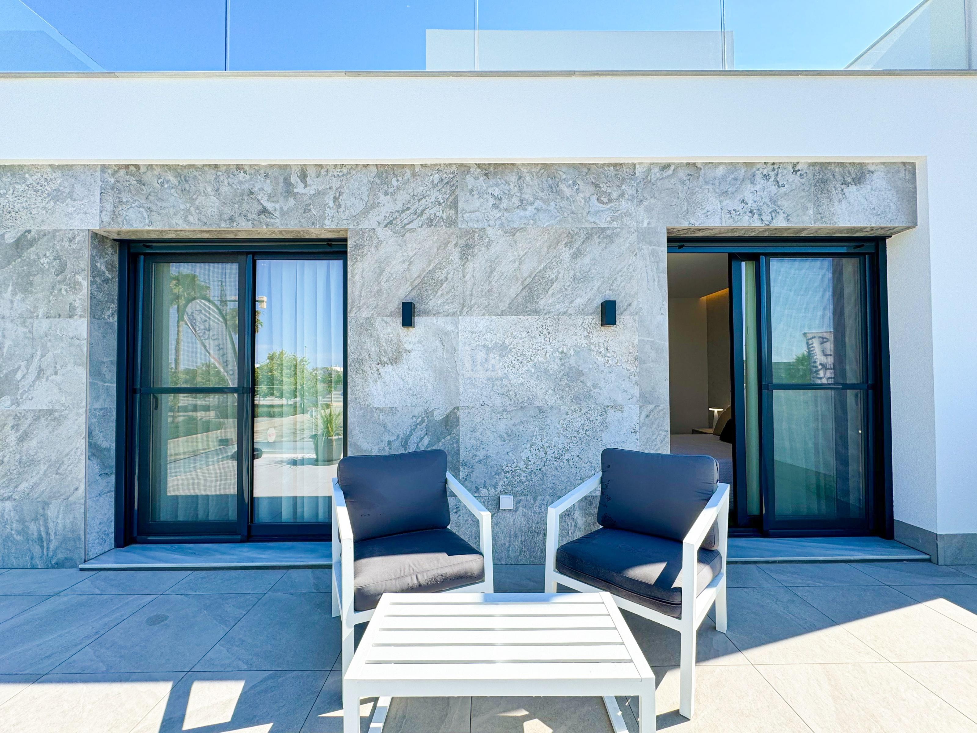 Venta de villa en Pilar de la horadada