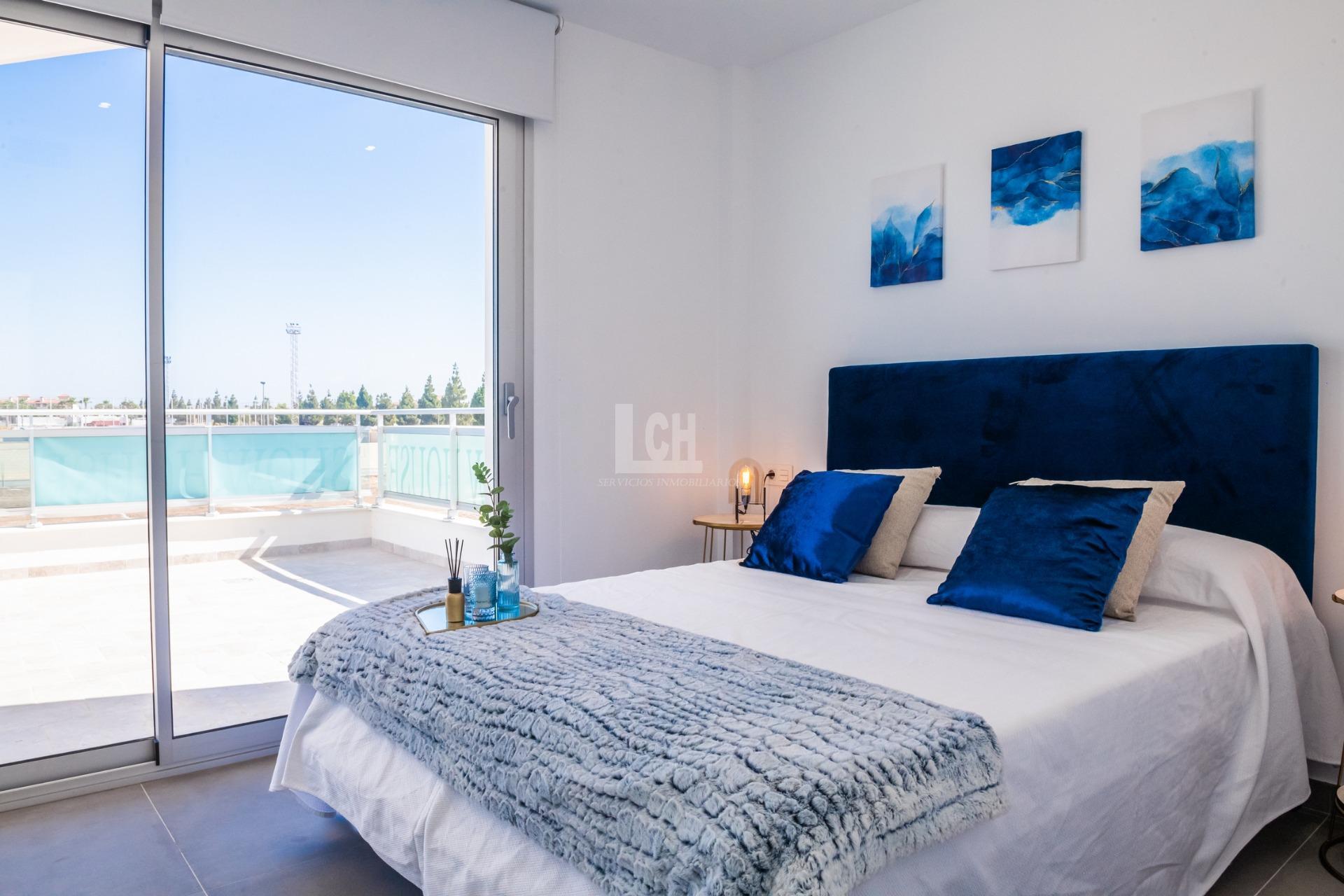 For sale of villa in Los alcázares