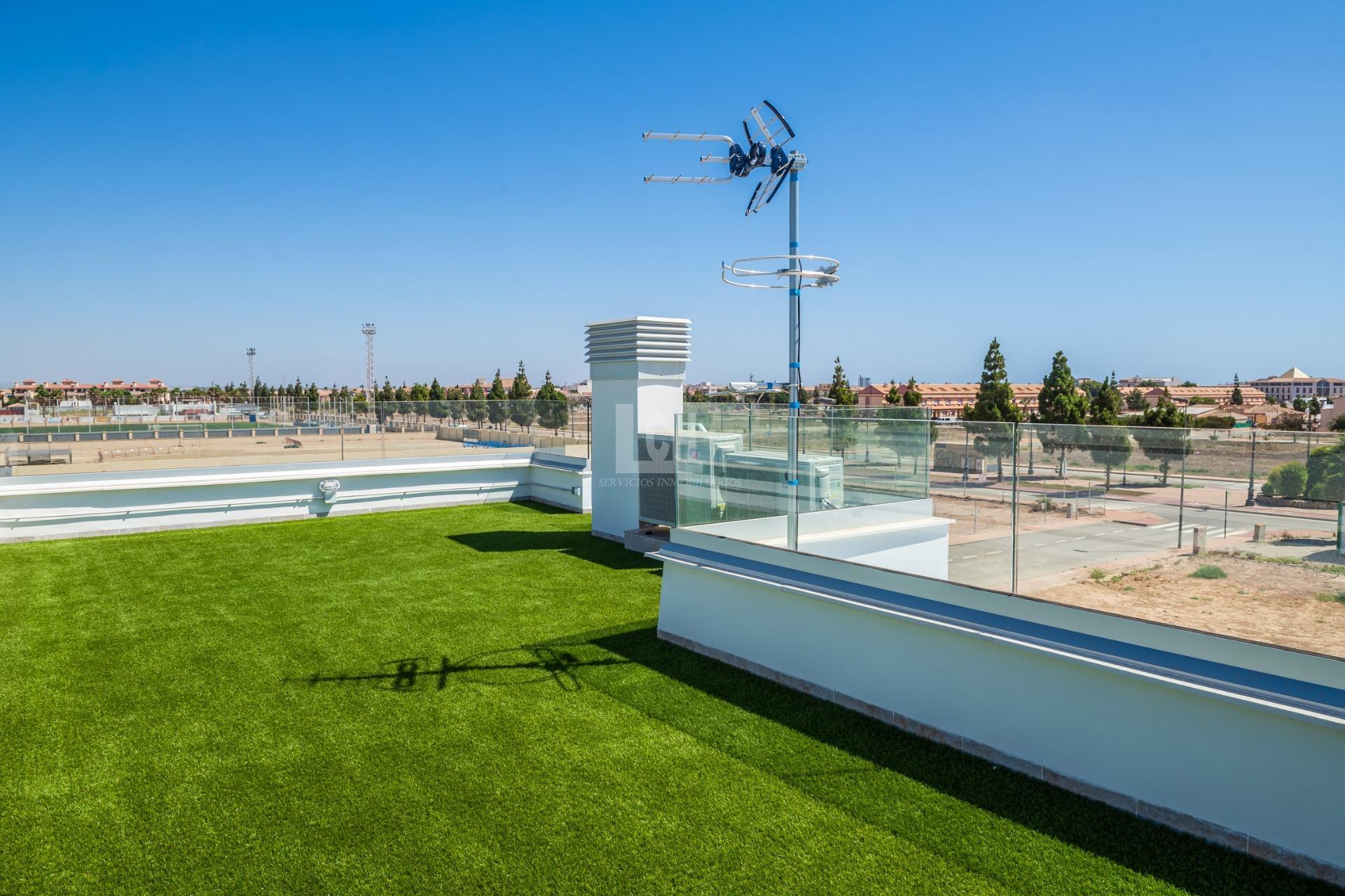 For sale of villa in Los alcázares