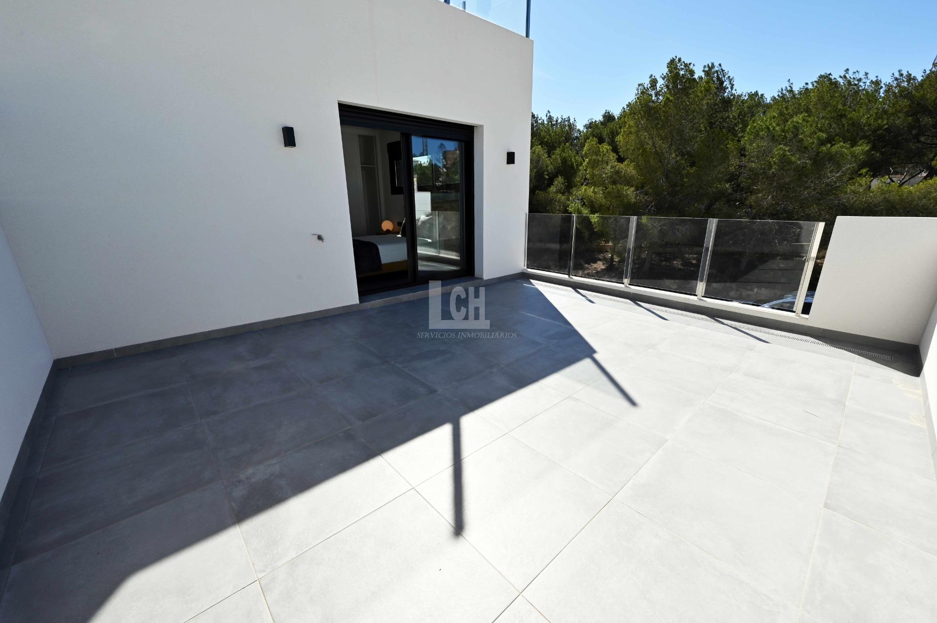 Venta de villa en Orihuela costa