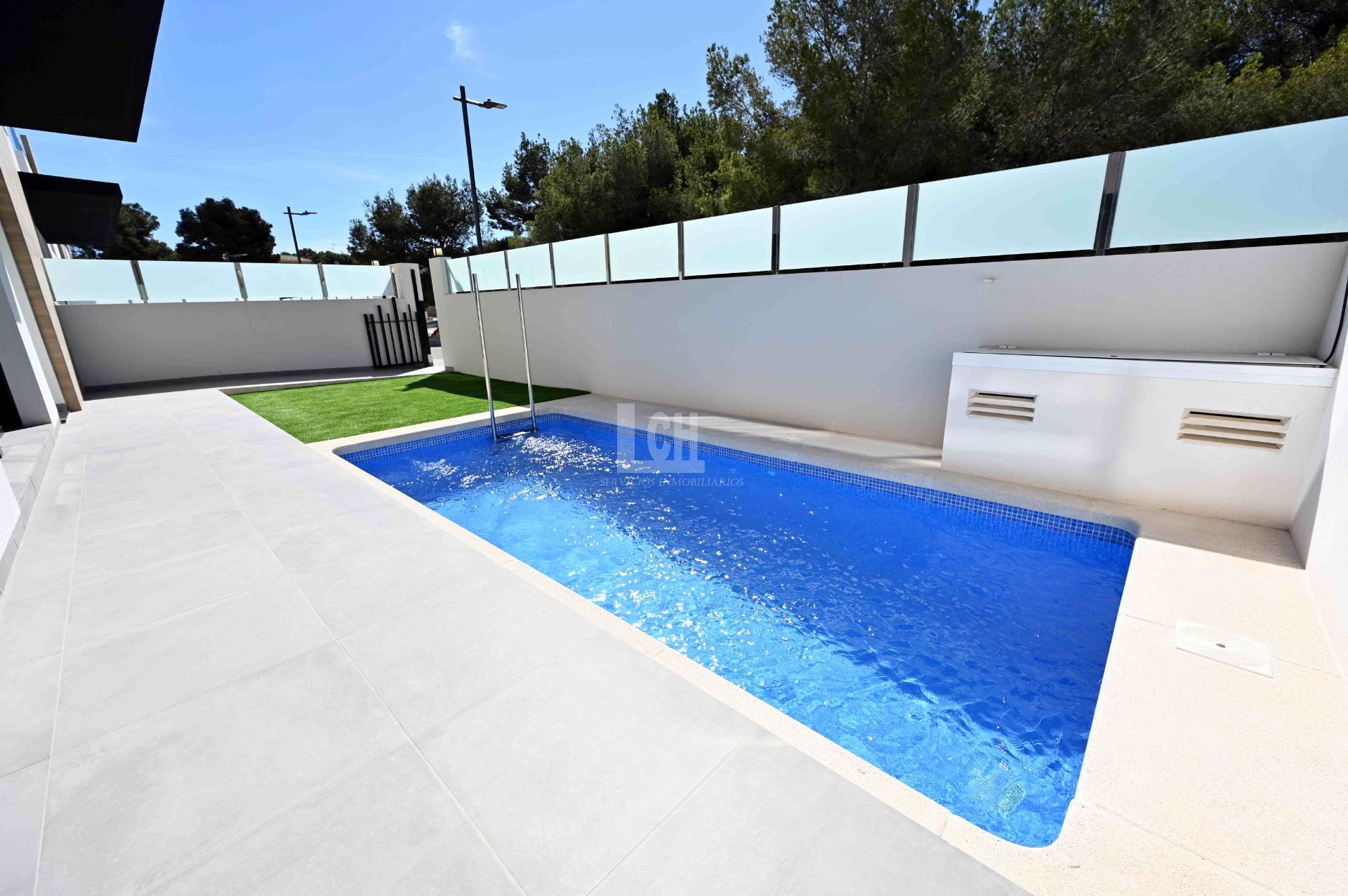 Venta de villa en Orihuela costa