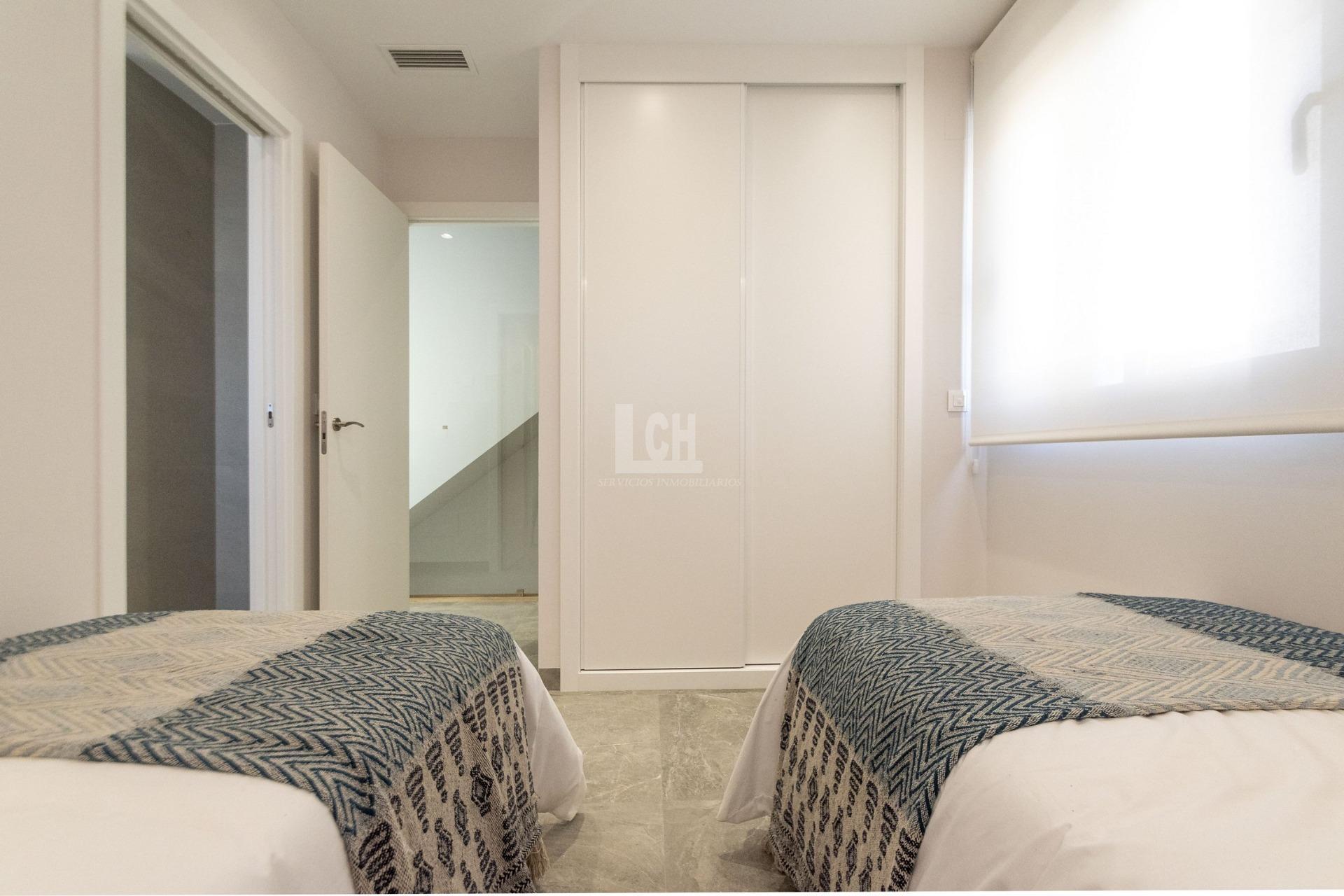 Venta de villa en Pilar de la horadada