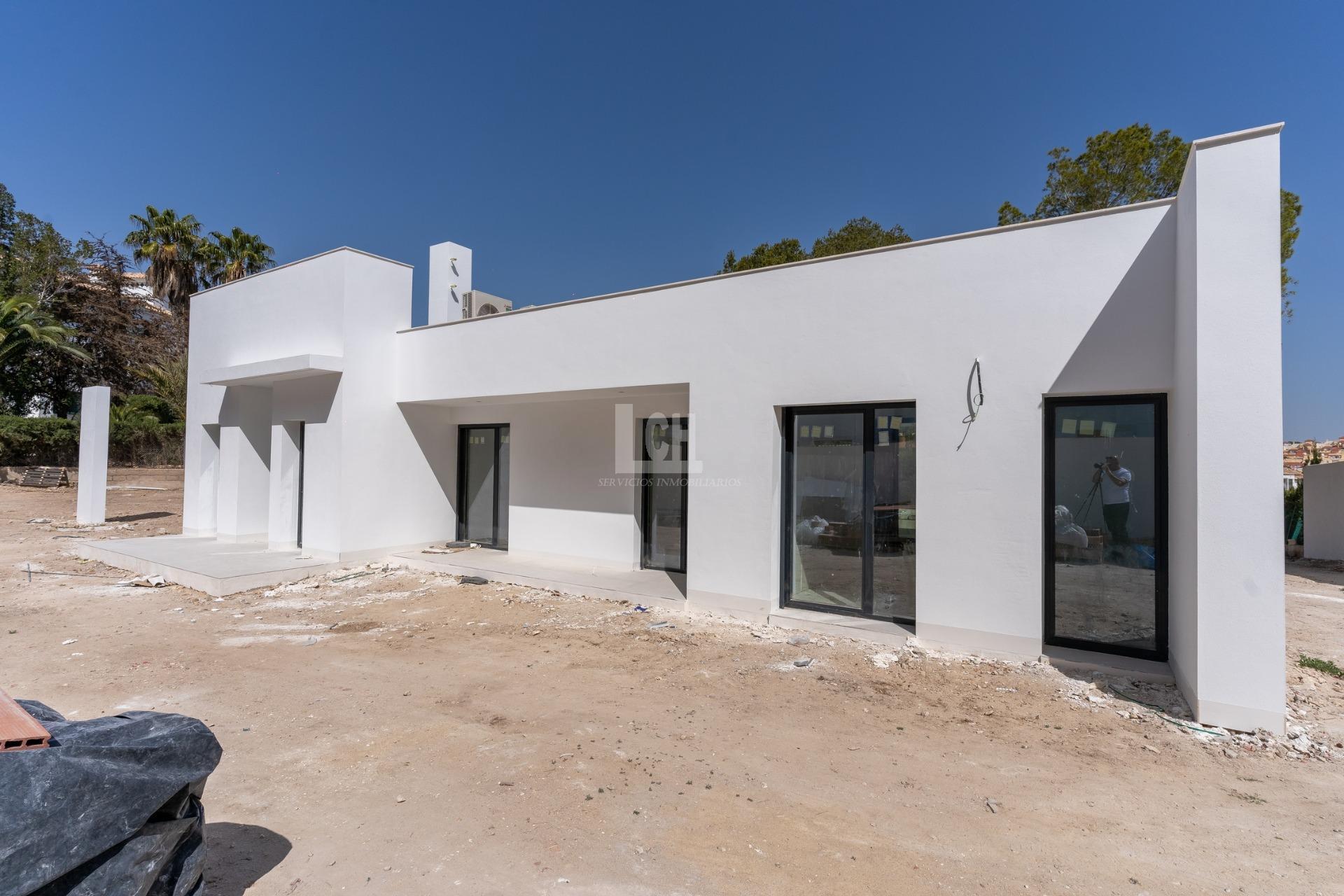 For sale of villa in Orihuela costa