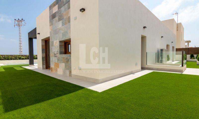 For sale of villa in Torrevieja