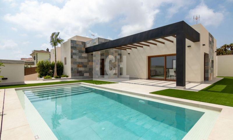 For sale of villa in Torrevieja