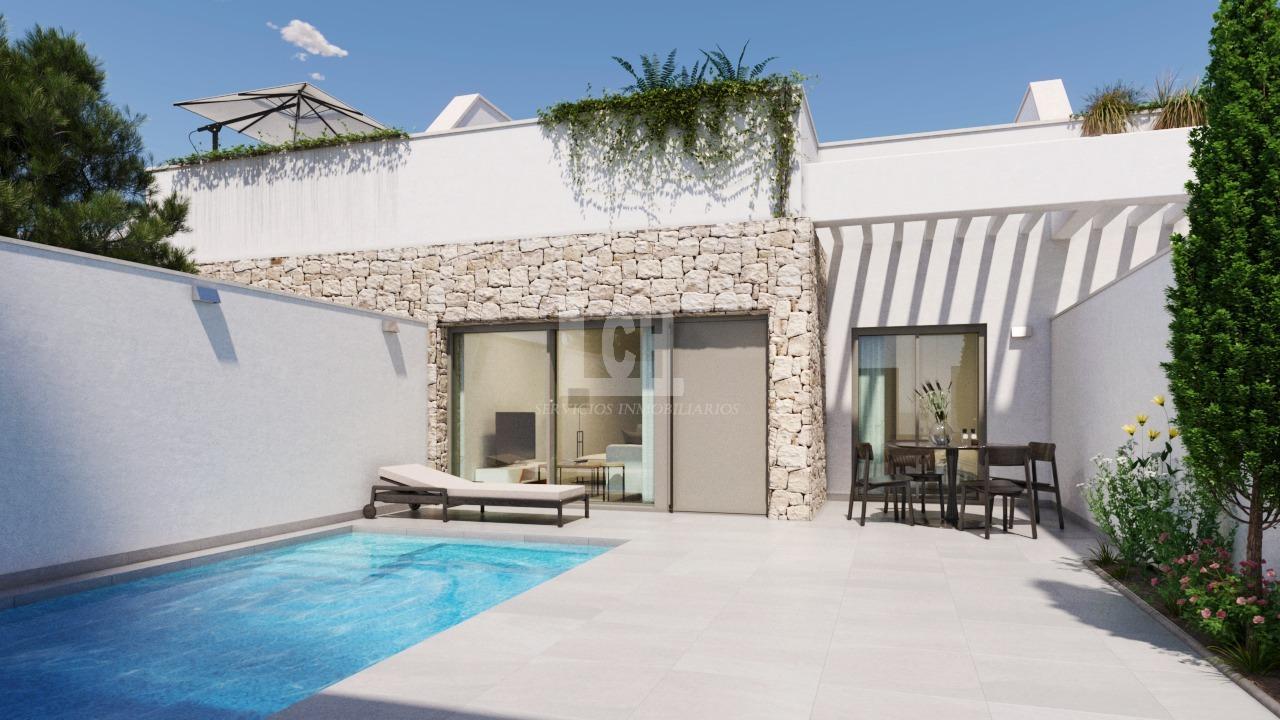 Zu verkaufen von villa in
 Pilar de la horadada