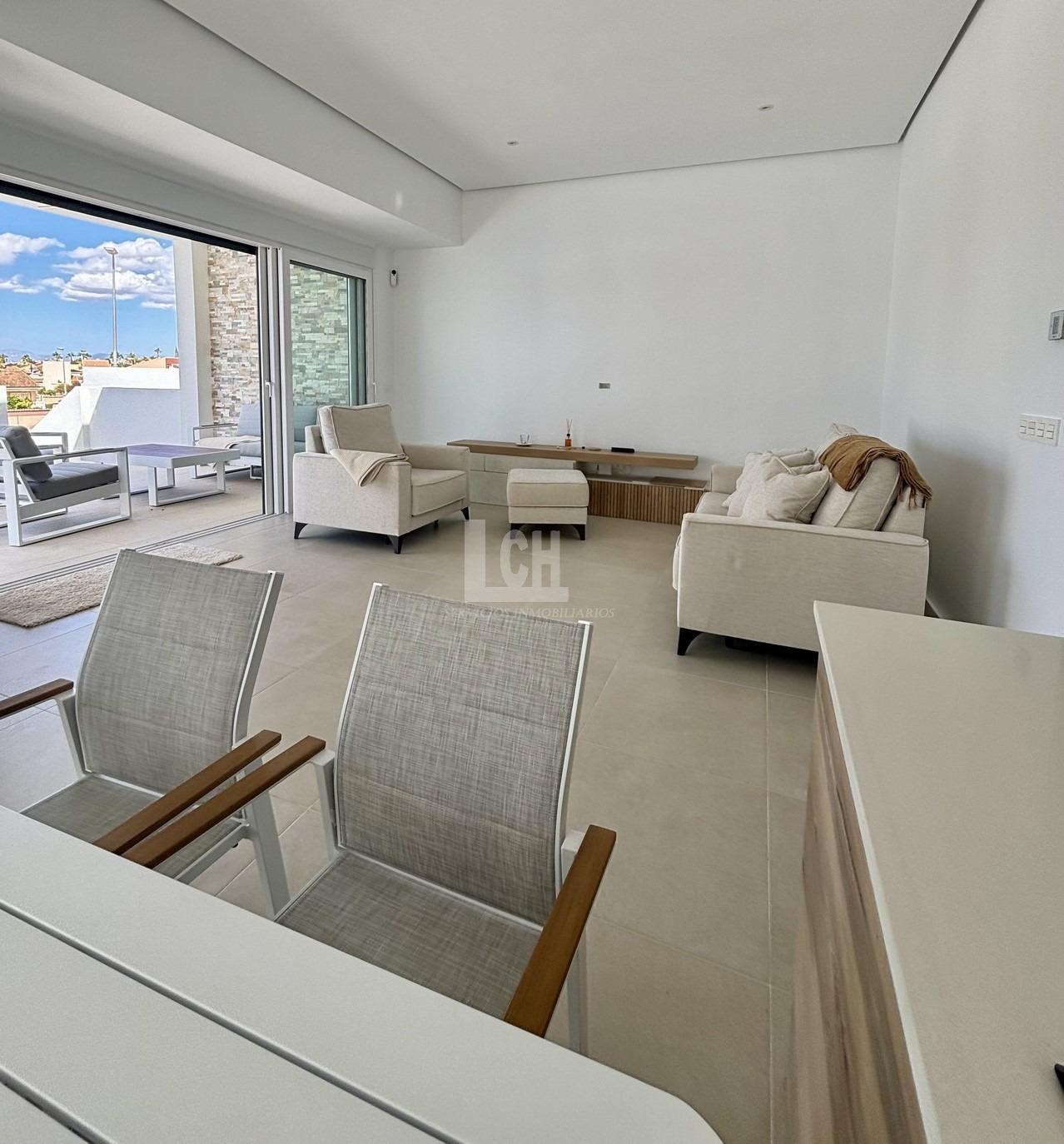 For sale of villa in Benijófar