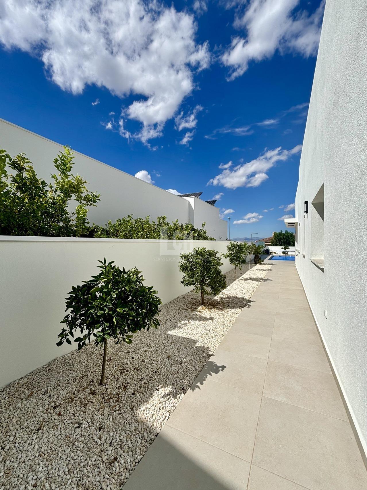 For sale of villa in Benijófar