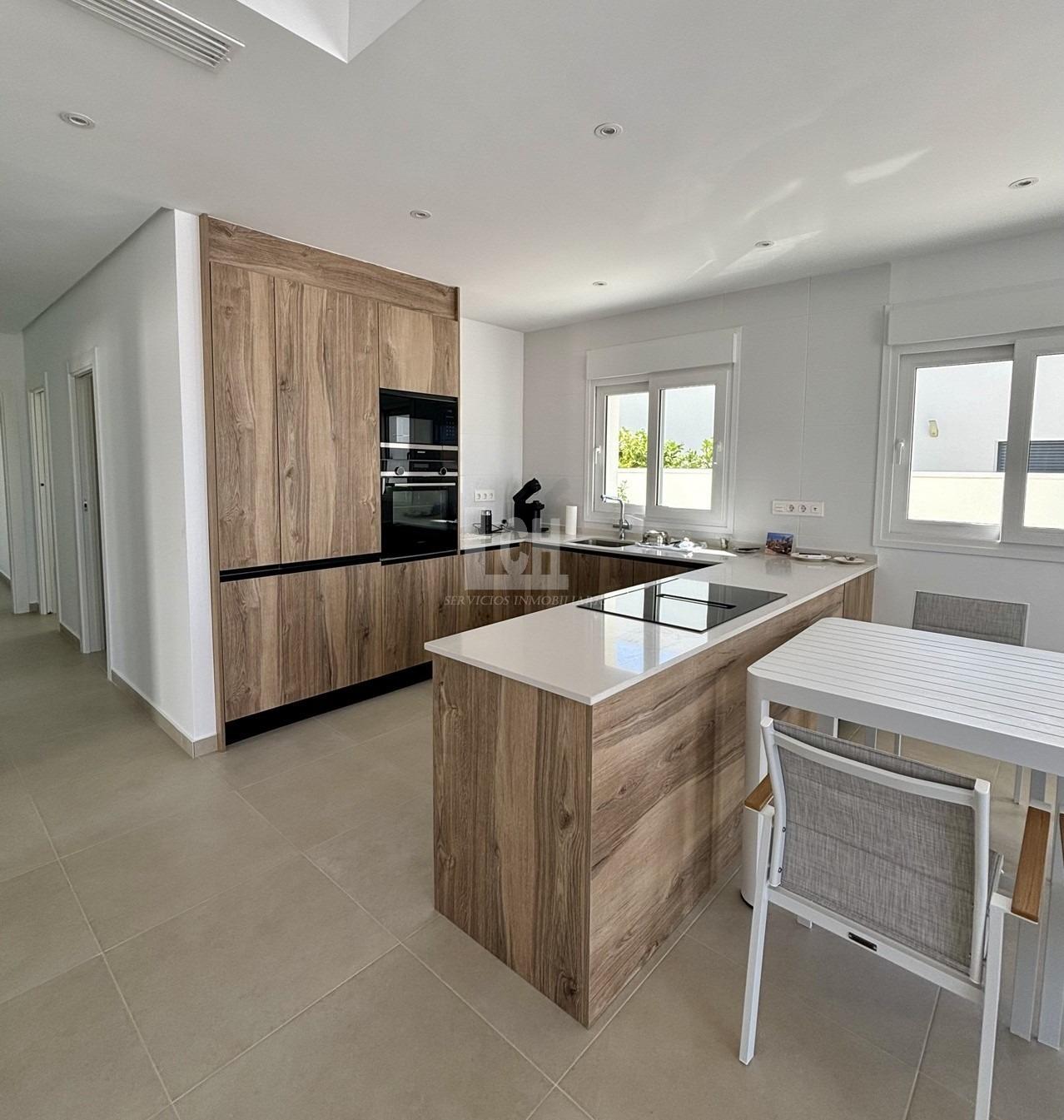 For sale of villa in Benijófar