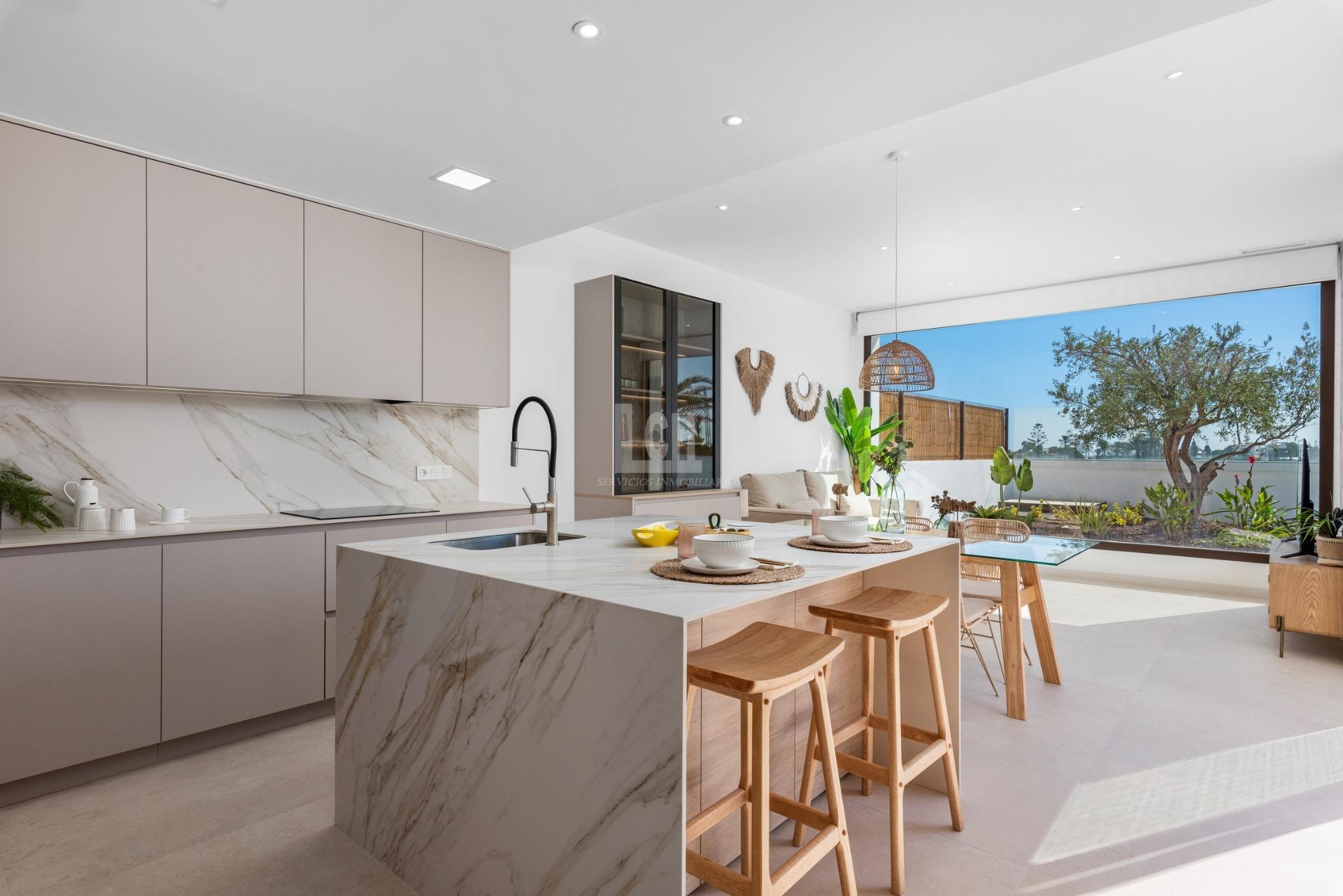 Venta de villa en Los alcázares