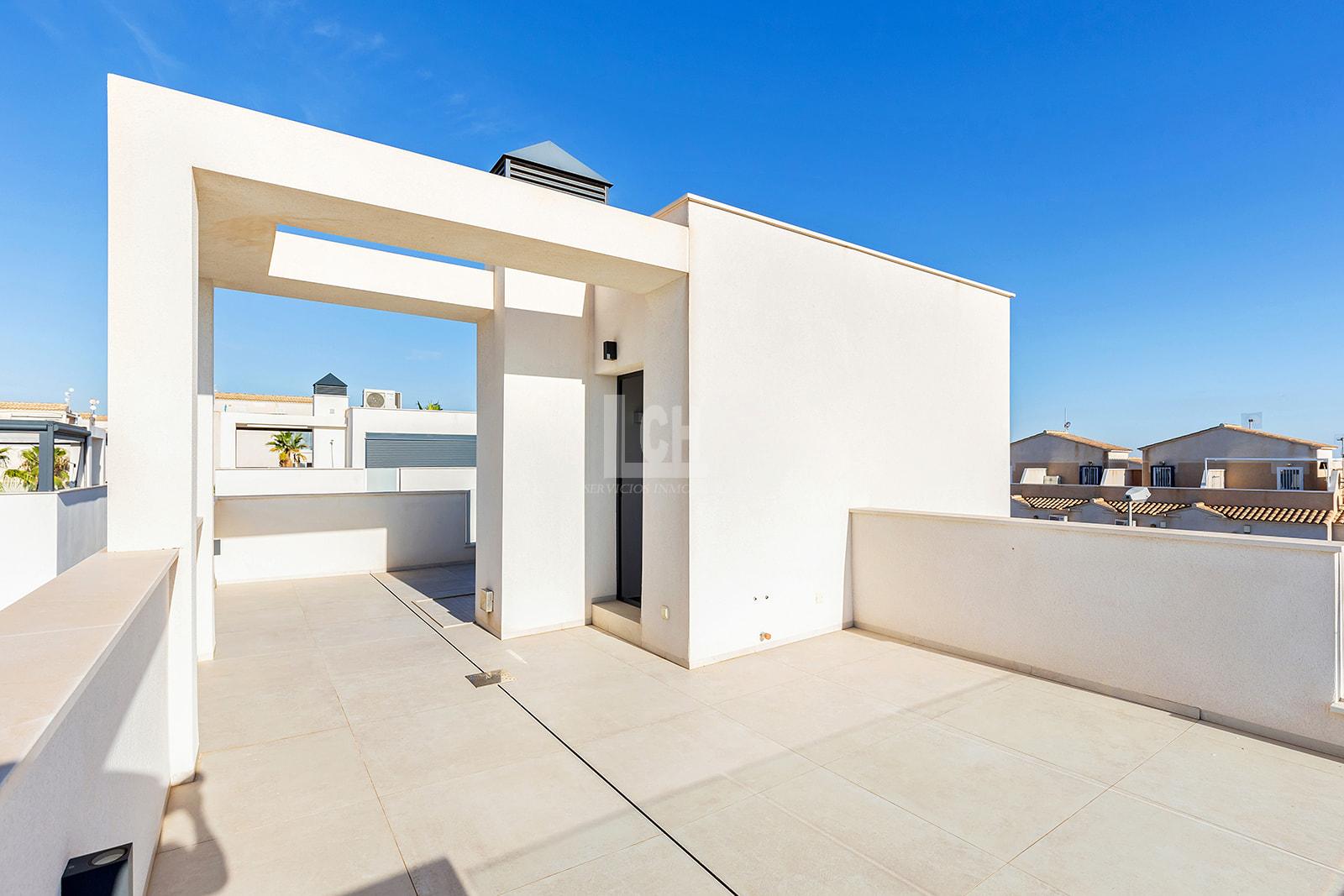 For sale of villa in Orihuela