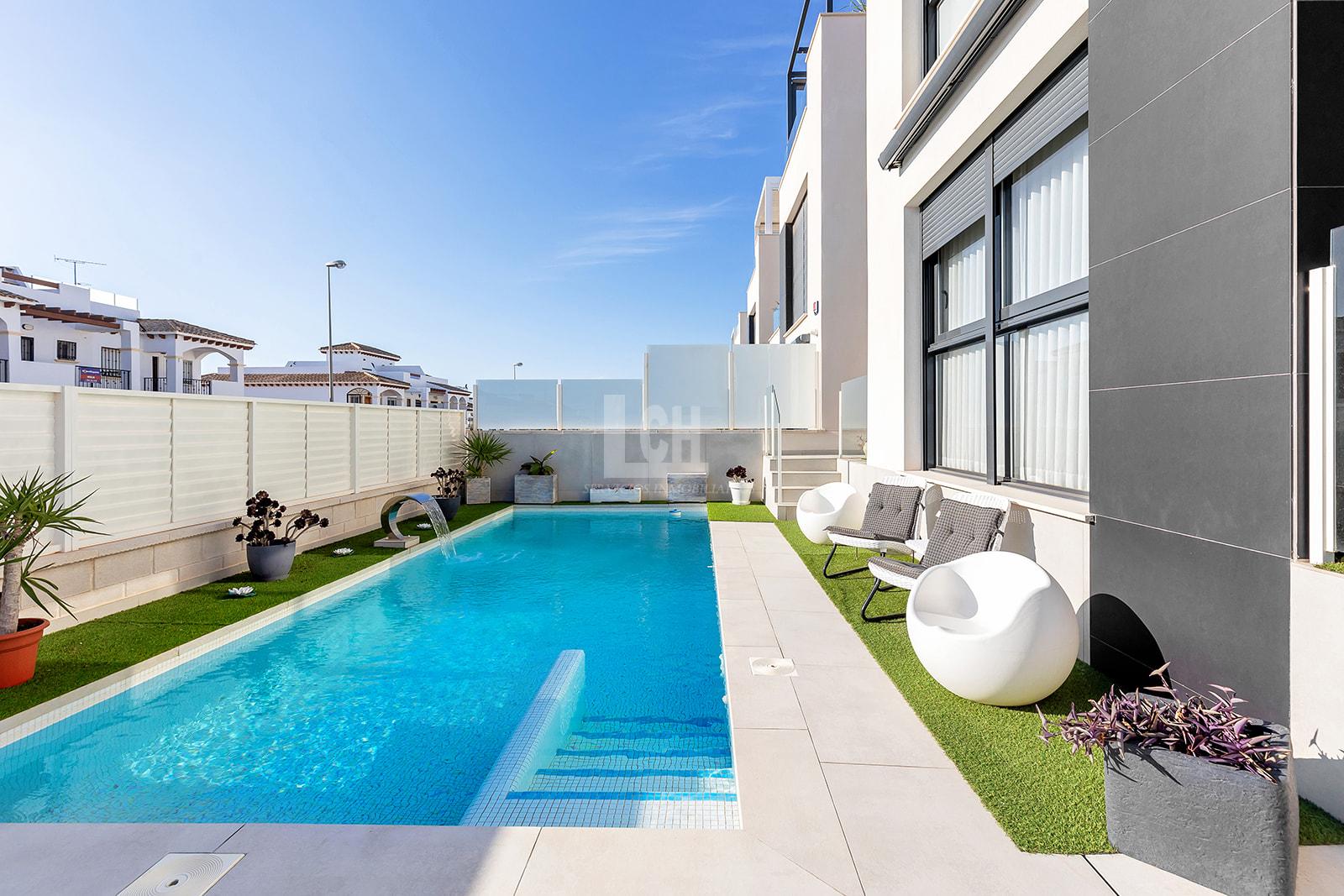 For sale of villa in Orihuela