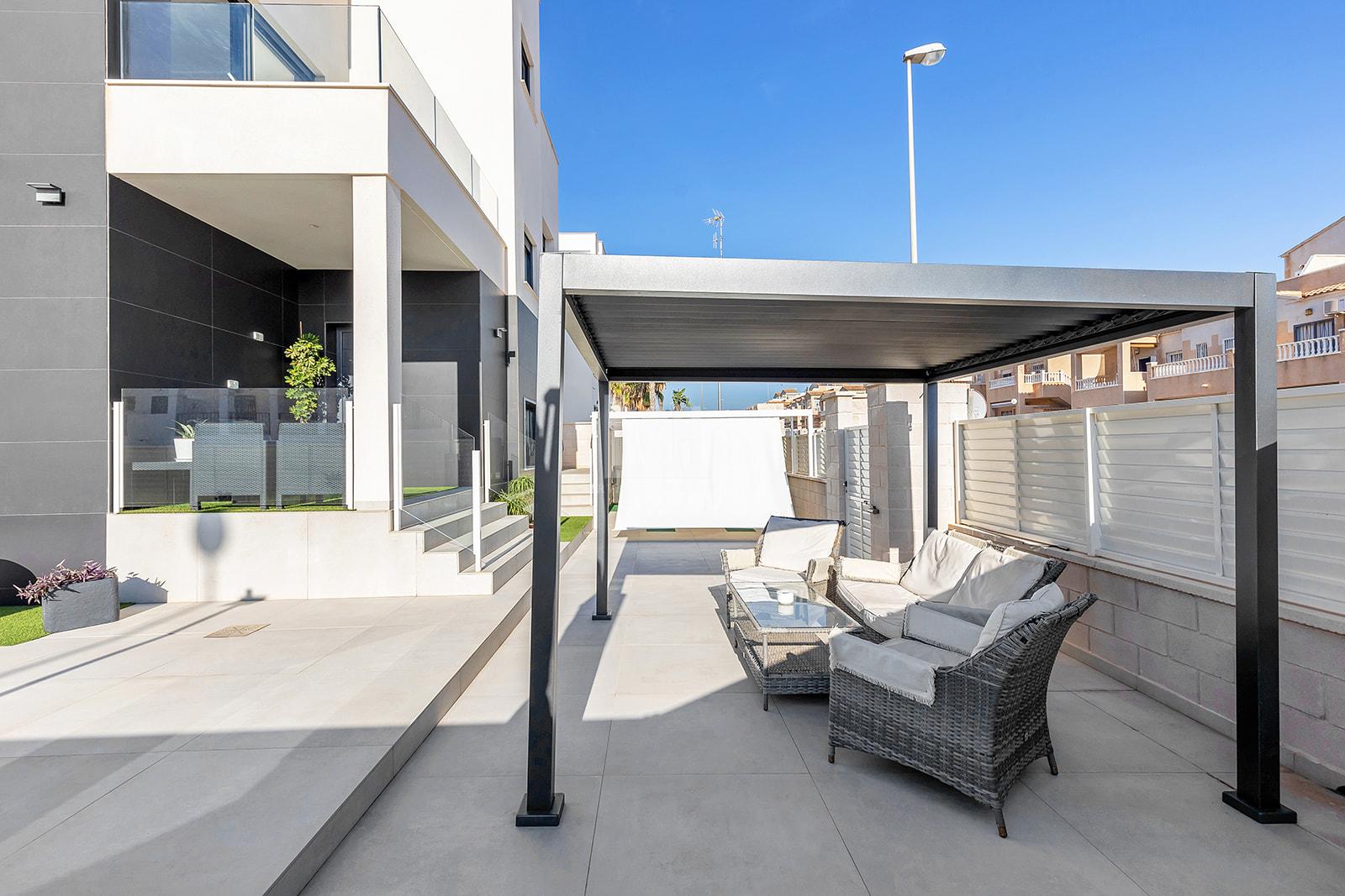 For sale of villa in Orihuela