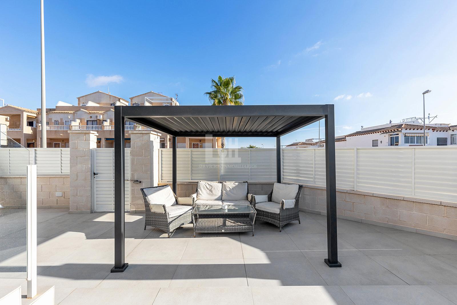For sale of villa in Orihuela