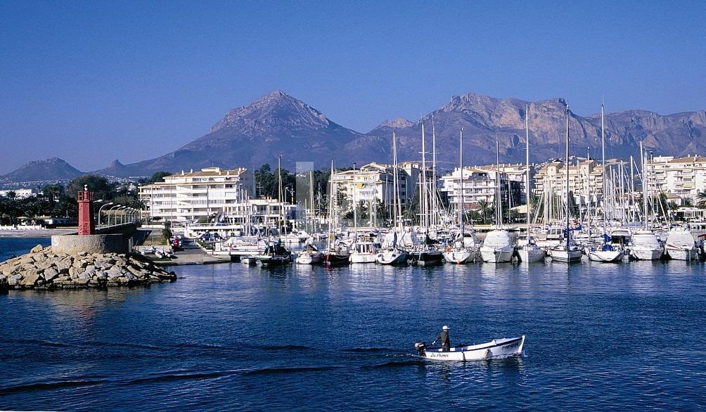 For sale of villa in Finestrat