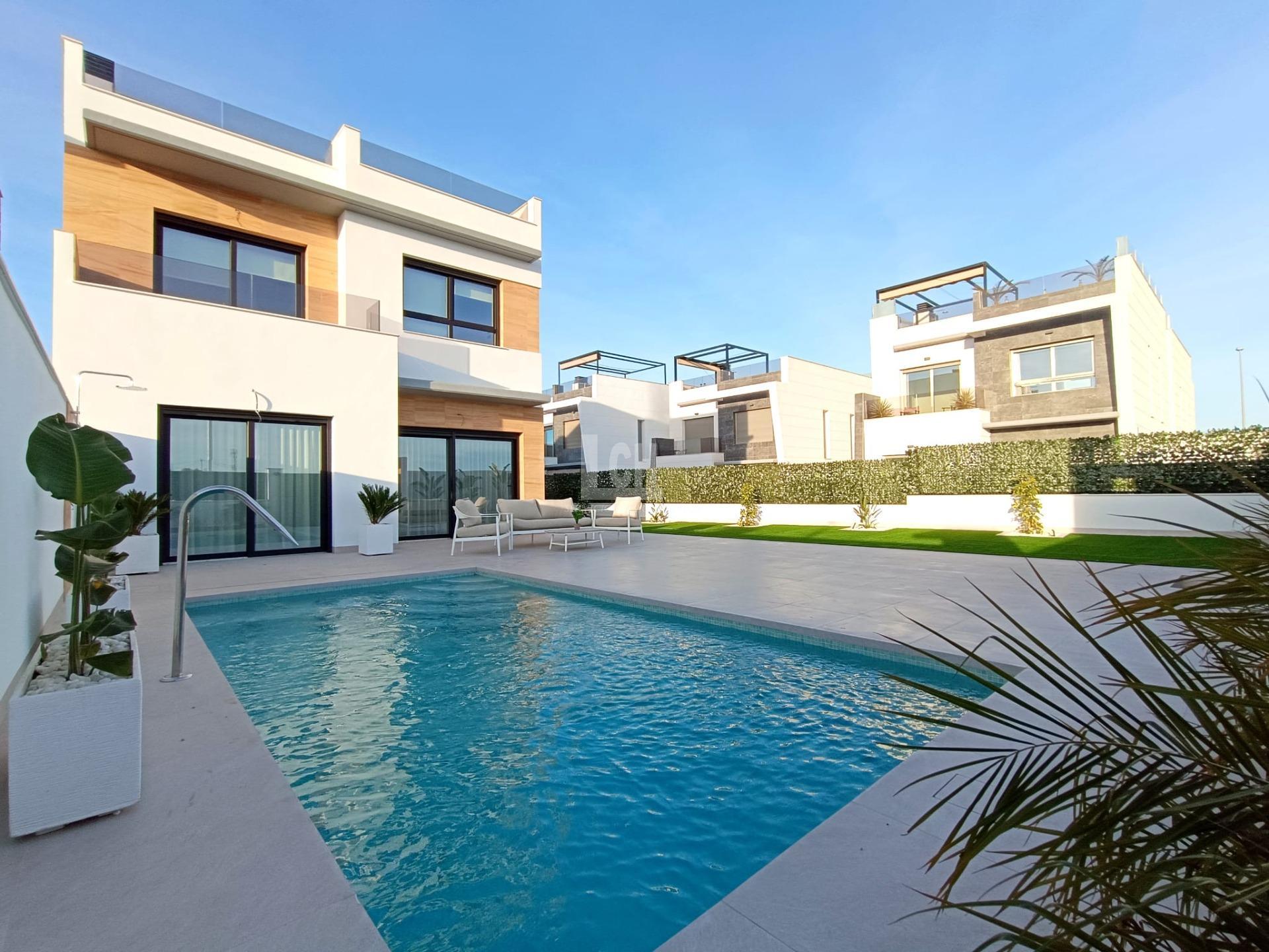 For sale of villa in Benijófar