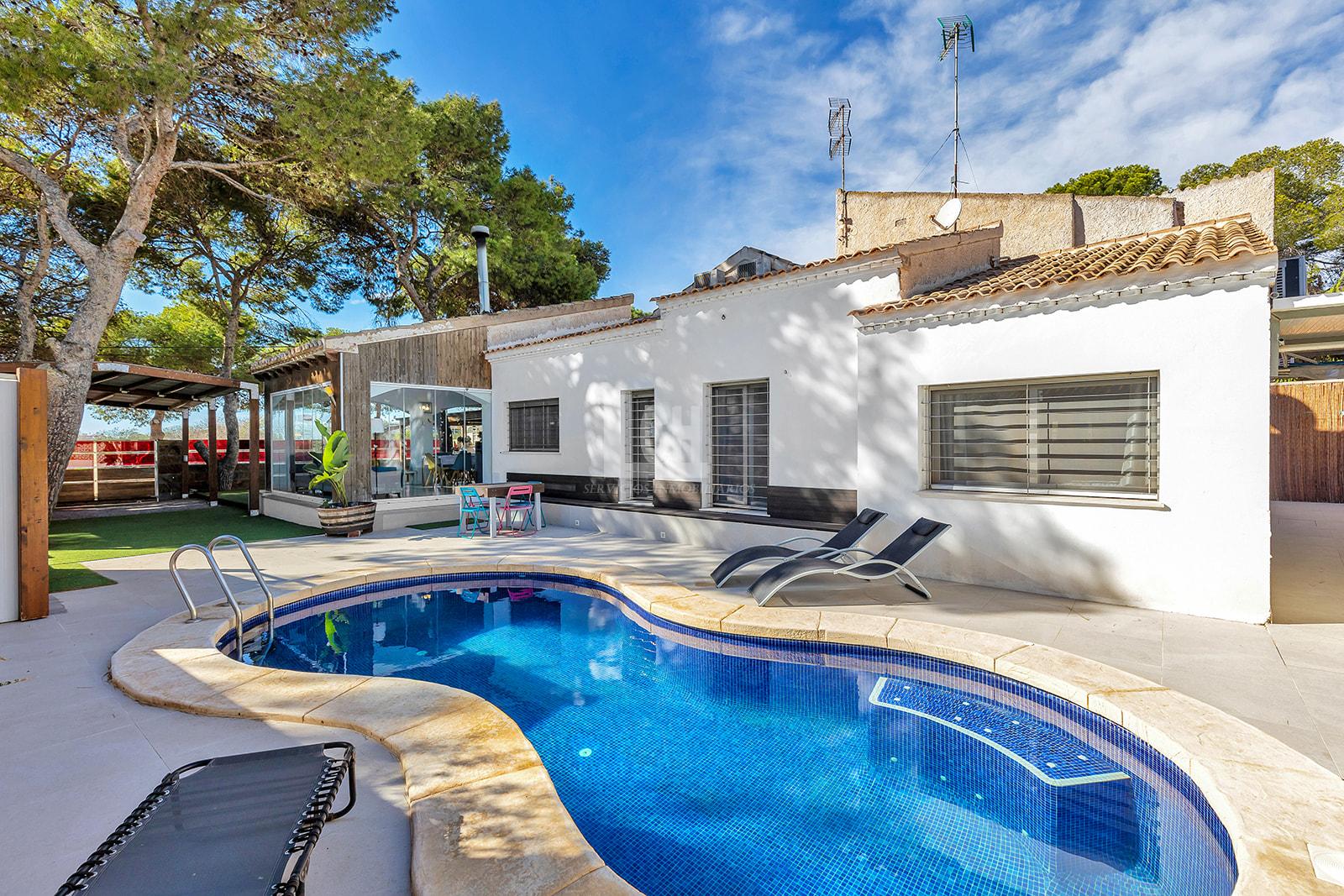 Zu verkaufen von villa in
 Orihuela