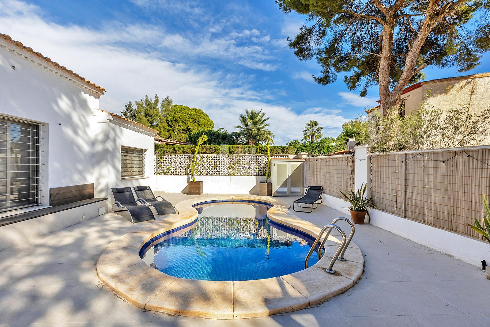 Zu verkaufen von villa in
 Orihuela