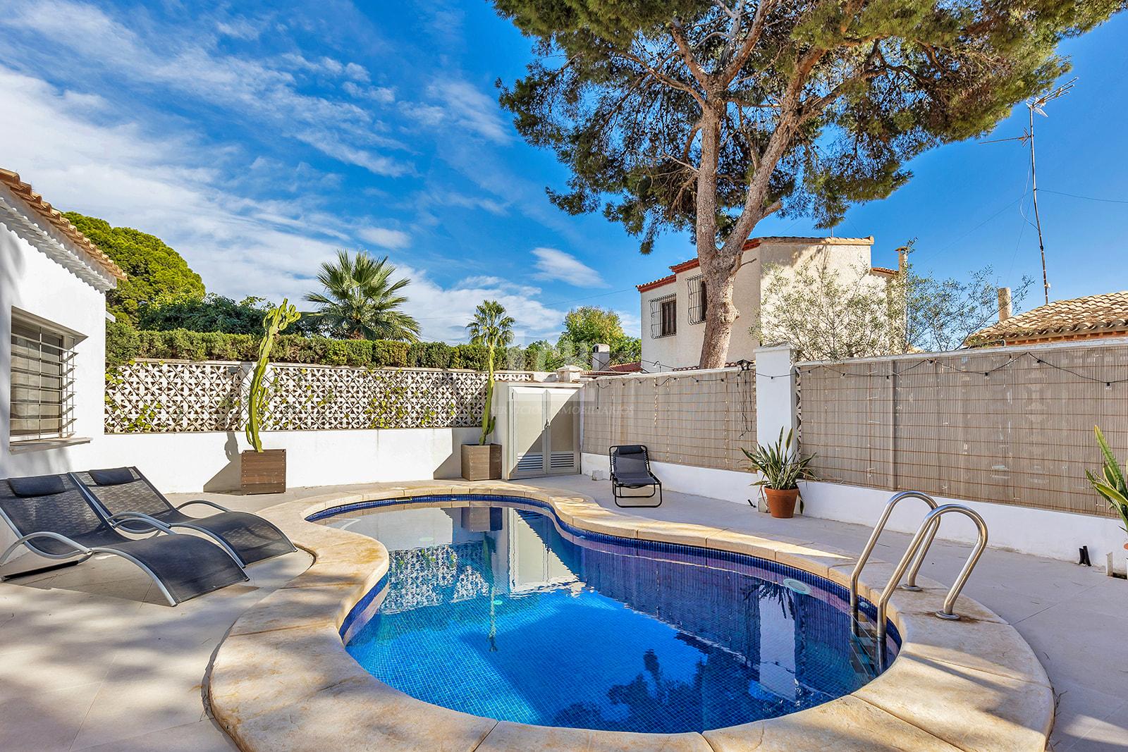 Zu verkaufen von villa in
 Orihuela