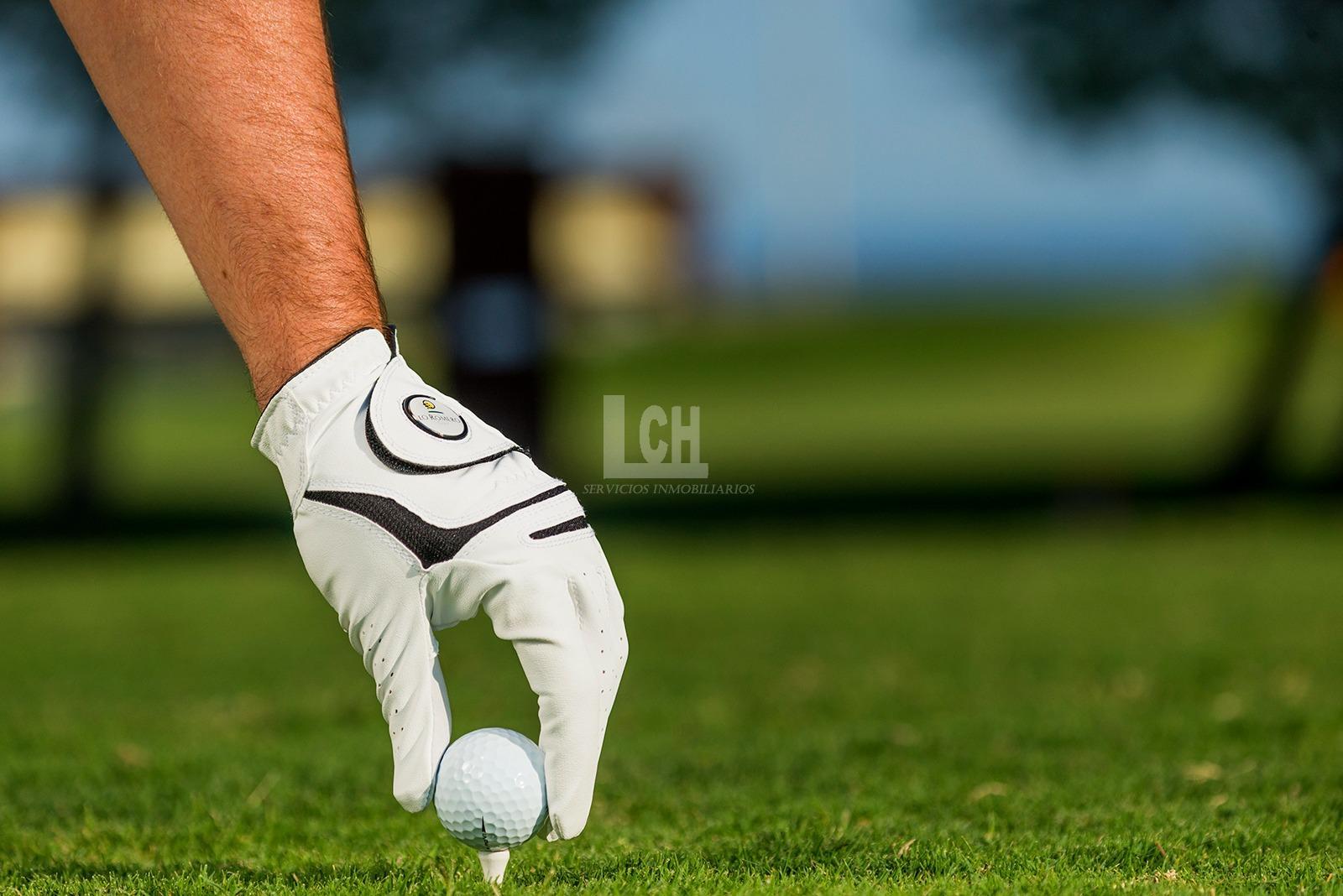 For sale of villa in Pilar de la horadada