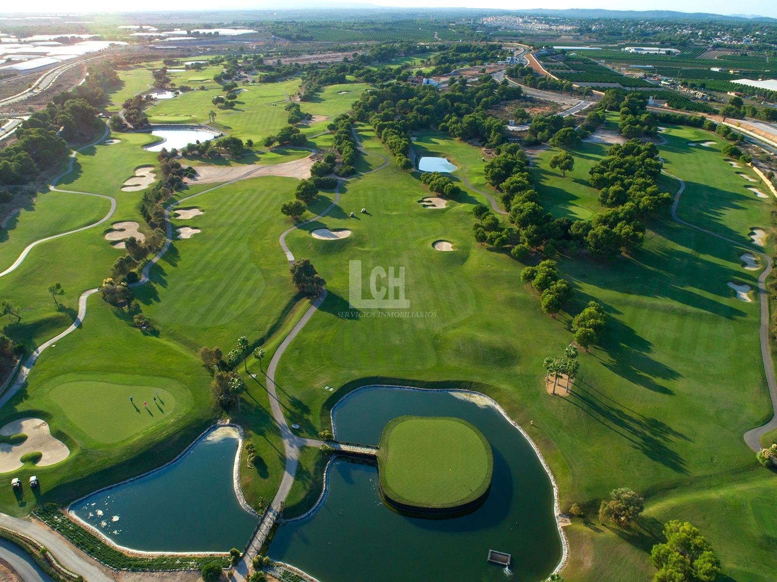 For sale of villa in Pilar de la horadada